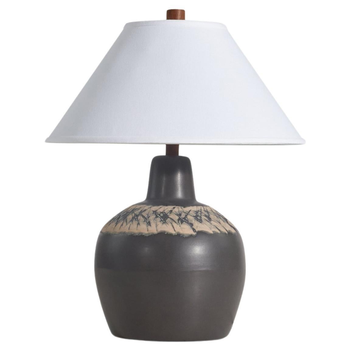 Jane & Gordon Martz, Table Lamp, Ceramic, Walnut, Marshal Studios, 1950s For Sale