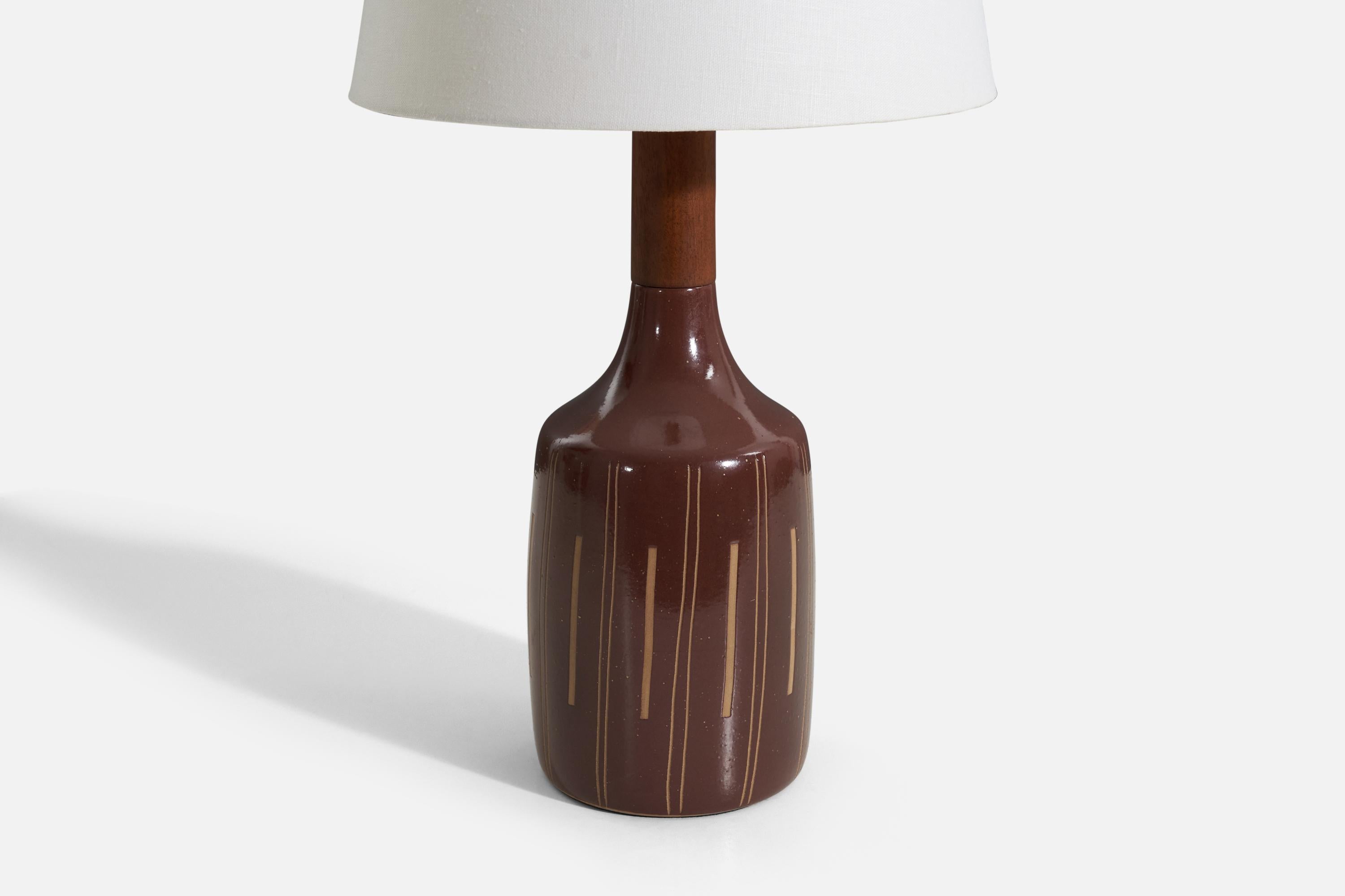 American Jane & Gordon Martz, Table Lamp, Ceramic, Walnut, Marshall Studios, 1960s For Sale