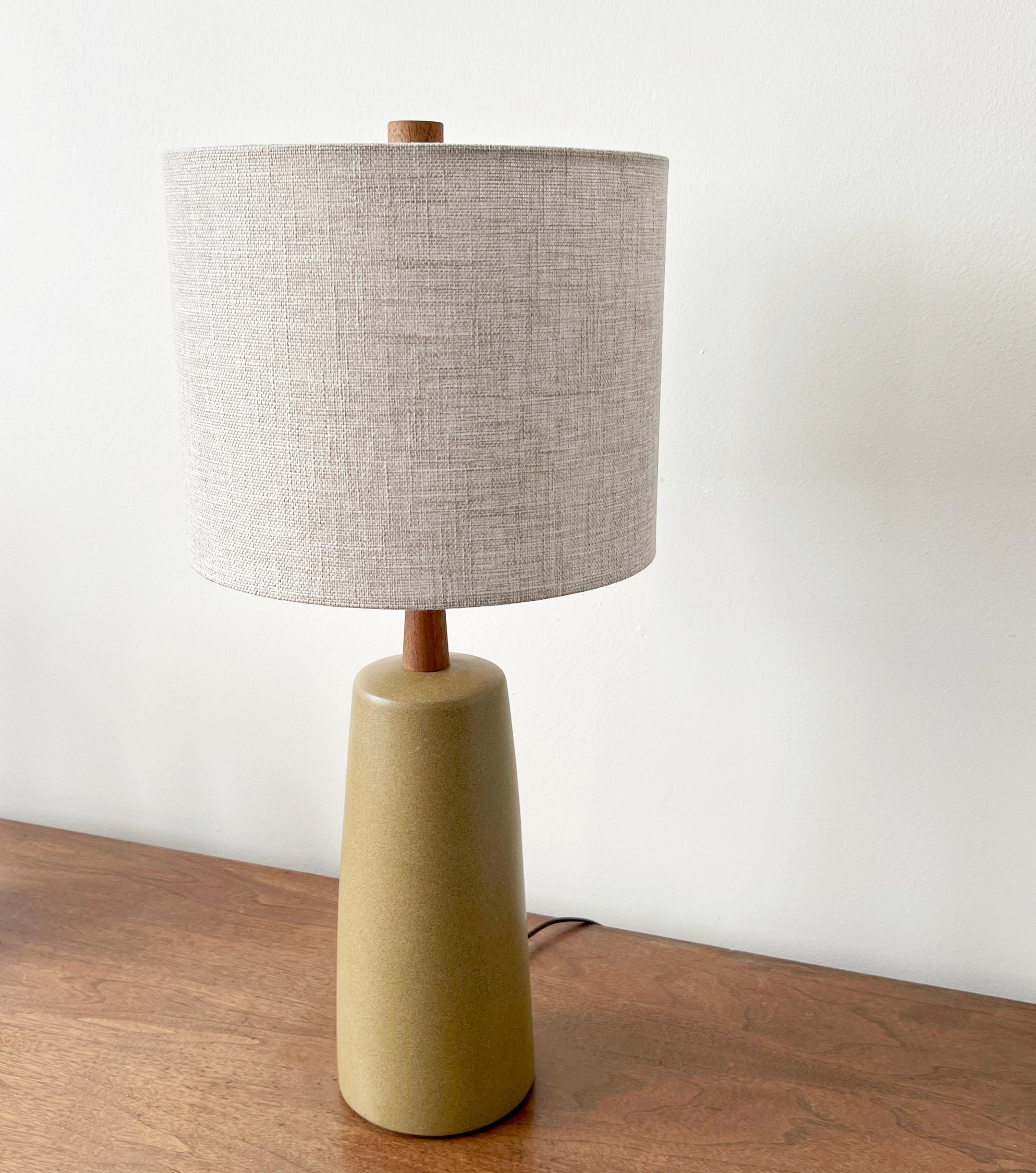 Mid-Century Modern Jane & Gordon Martz, Table Lamp, Ceramic, Walnut, Marshall Studios, 1960s