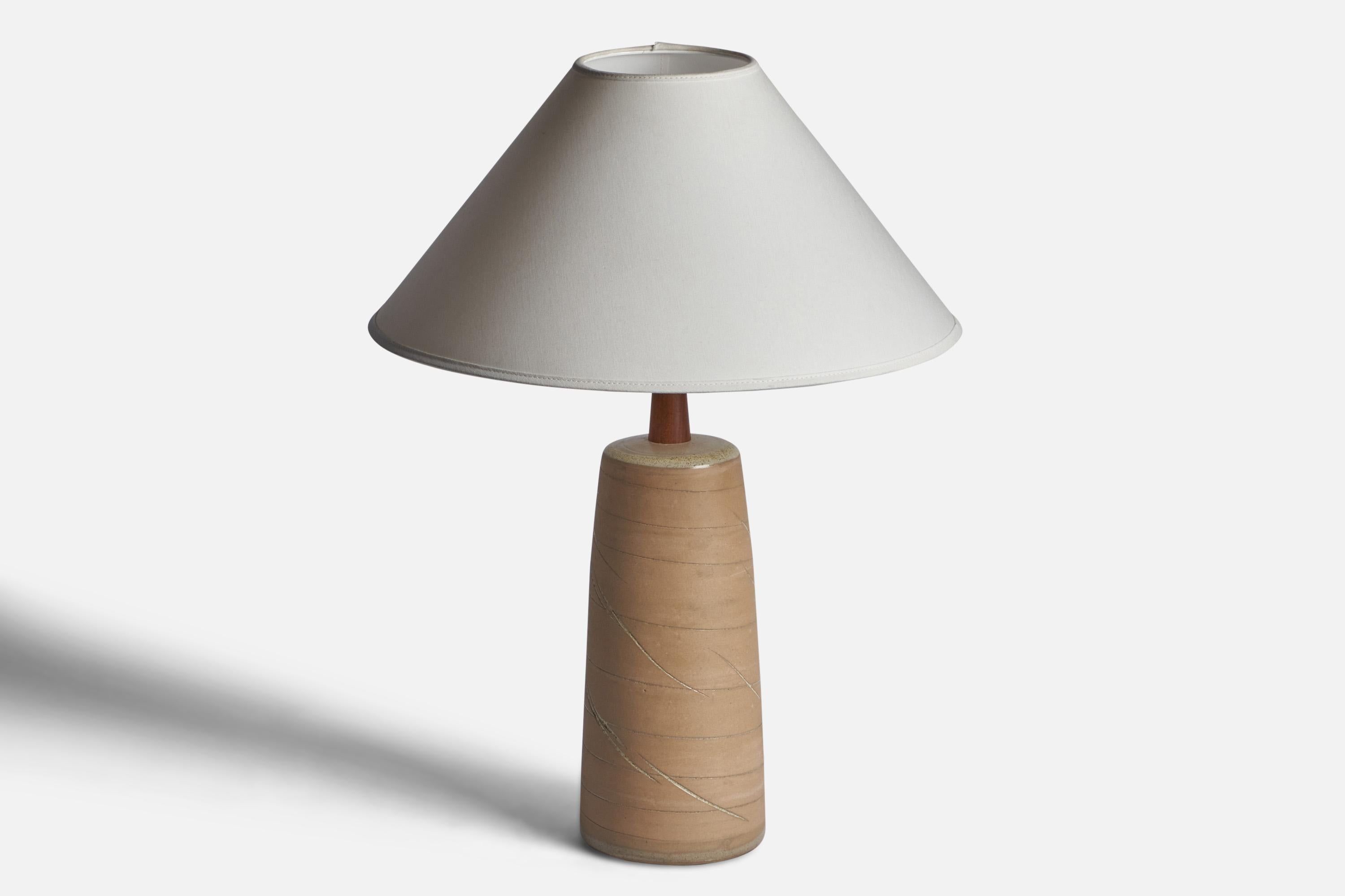 Mid-Century Modern Jane & Gordon Martz, Table Lamp, Ceramic, Walnut USA, 1960s For Sale