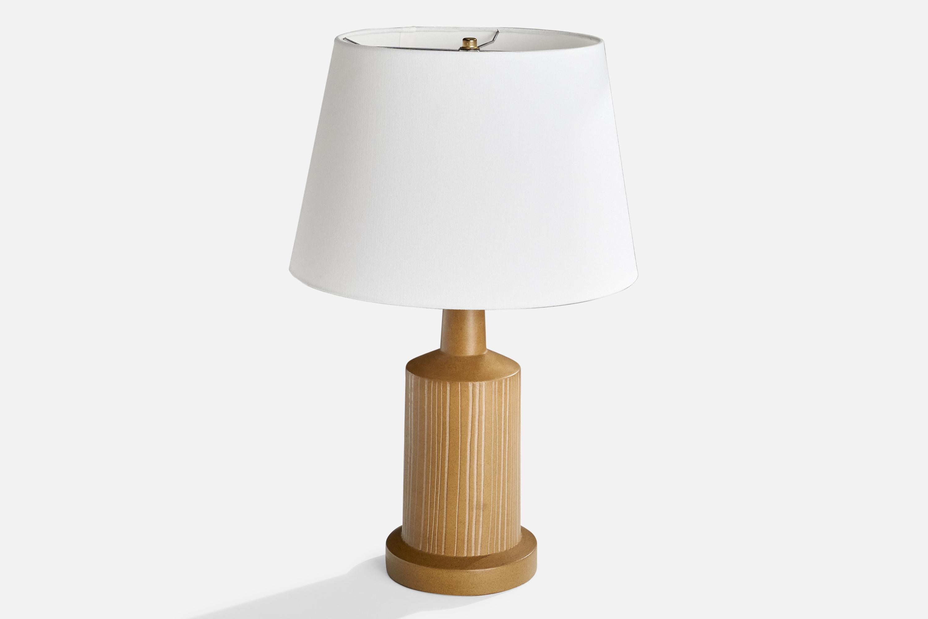 Mid-Century moderno Jane & Jane Martz, Lampada da tavolo, Ceramica, Noce, USA, anni '1960 in vendita