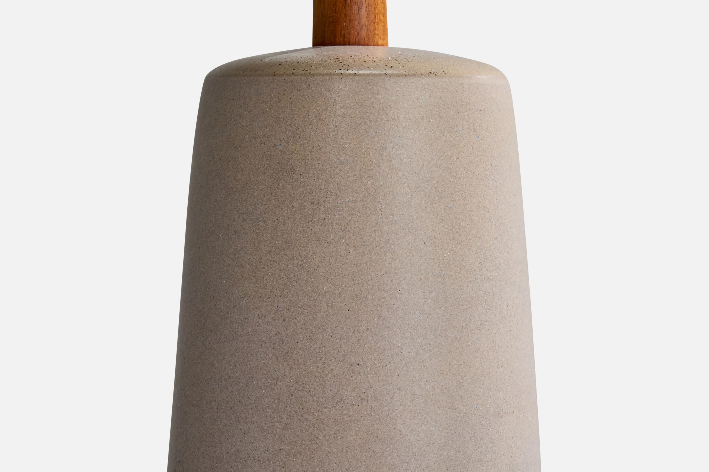 Céramique Jane & Jane Martz, lampe de table, céramique, noyer, États-Unis, années 1960 en vente