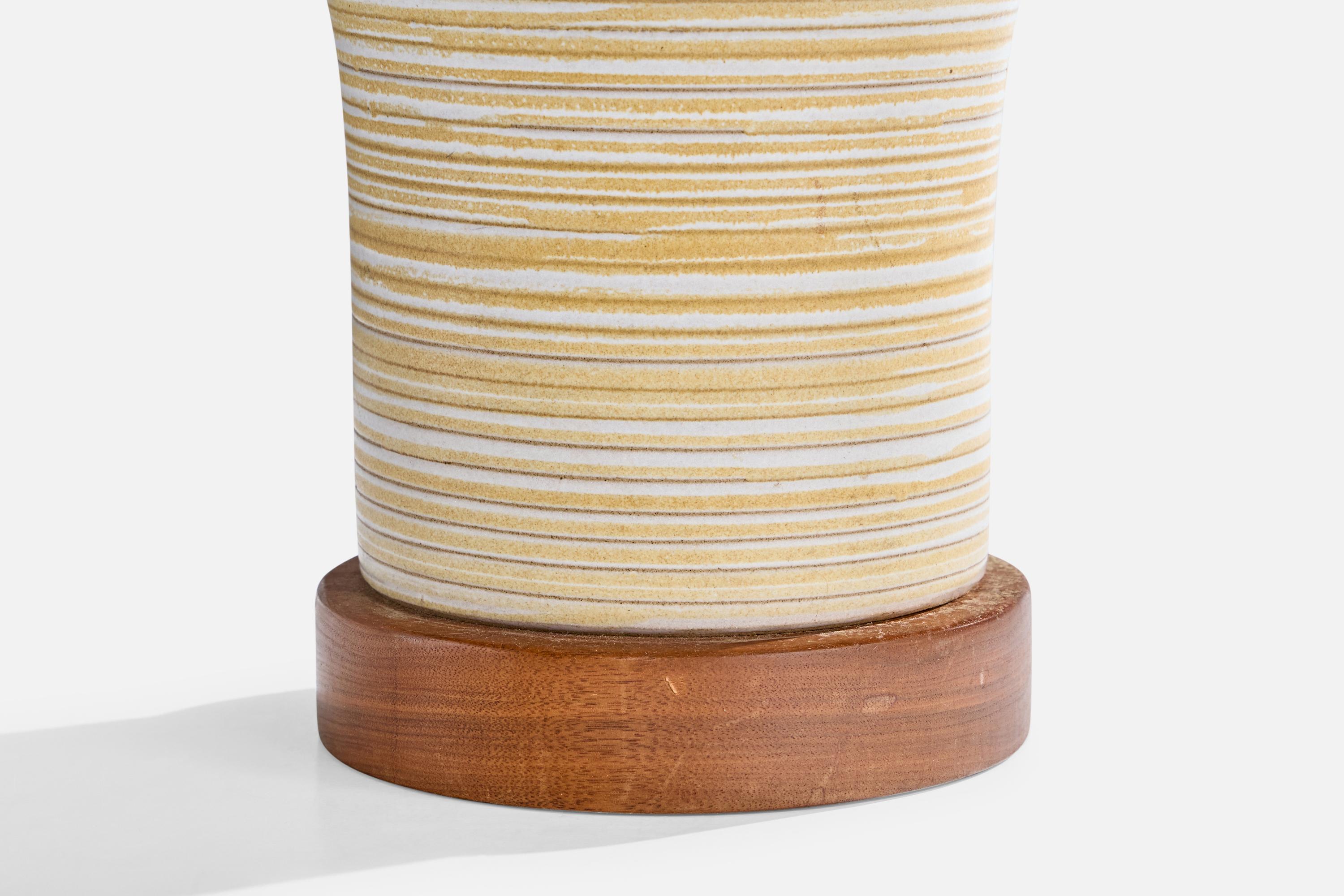 Jane & Gordon Martz, Table Lamp, Ceramic, Walnut, USA, 1960s For Sale 3