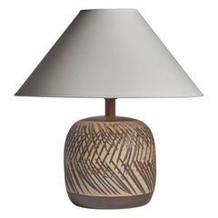 Jane & Jane Martz, lampe de table, céramique, noyer, États-Unis, années 1960