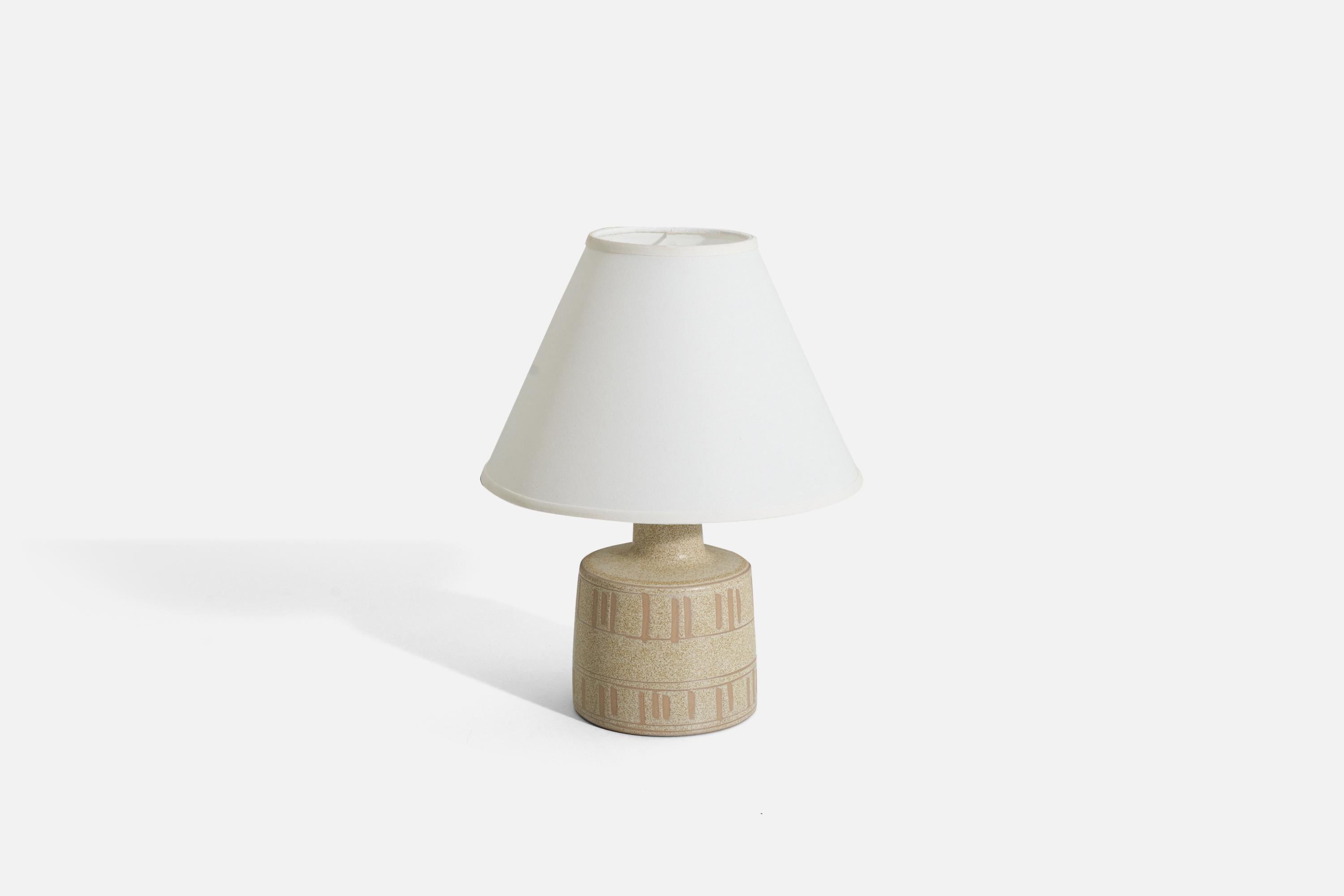 Jane & Gordon Martz, Table Lamp, White-Ceramic, Marshall Studios, 1960s In Good Condition For Sale In High Point, NC