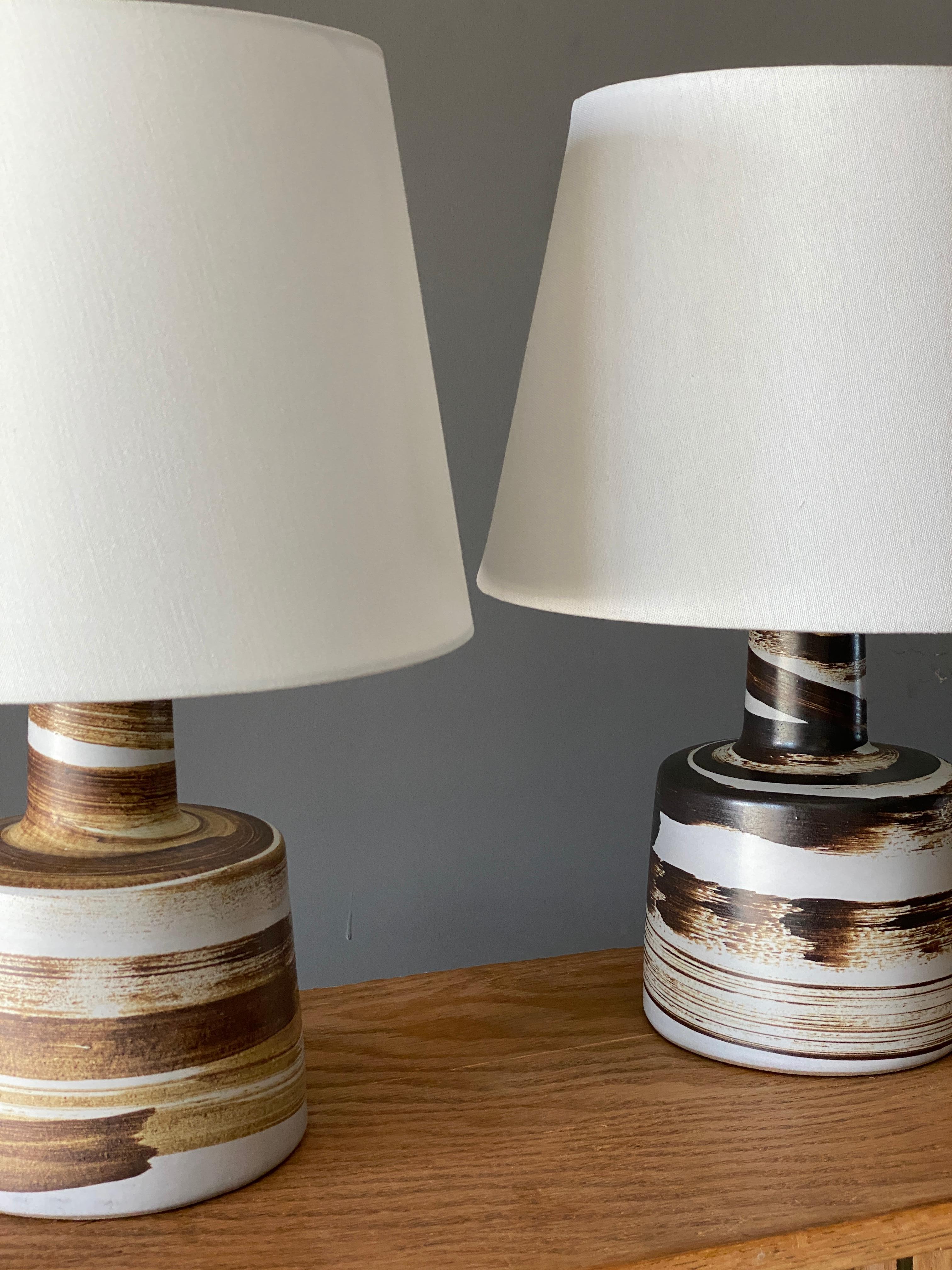 Jane & Gordon Martz, Table Lamps, Ceramic, Linen Marshal Studios, 1950s In Good Condition In High Point, NC