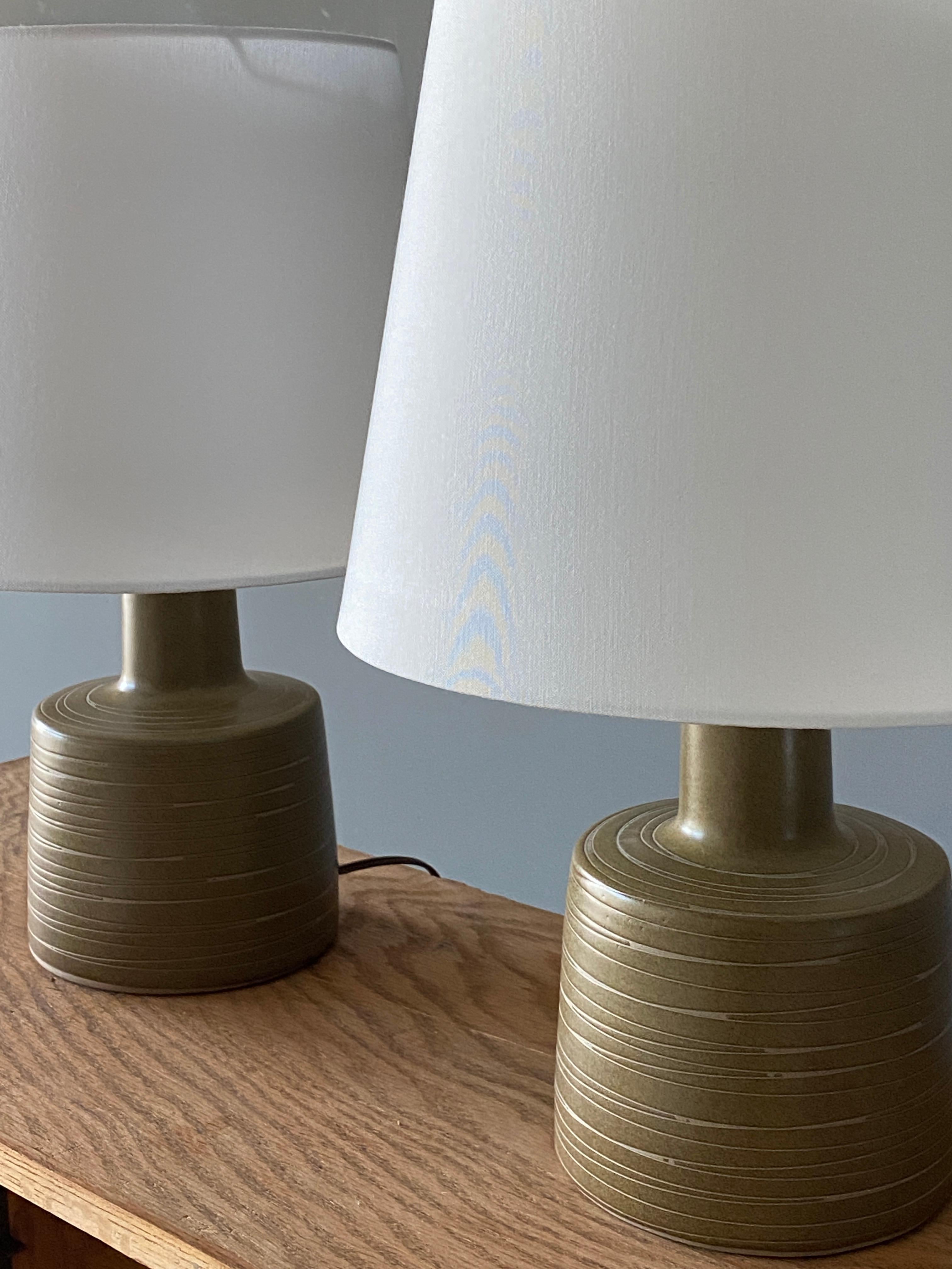 Jane & Gordon Martz, Table Lamps, Ceramic, Linen Marshal Studios, 1950s In Good Condition In High Point, NC