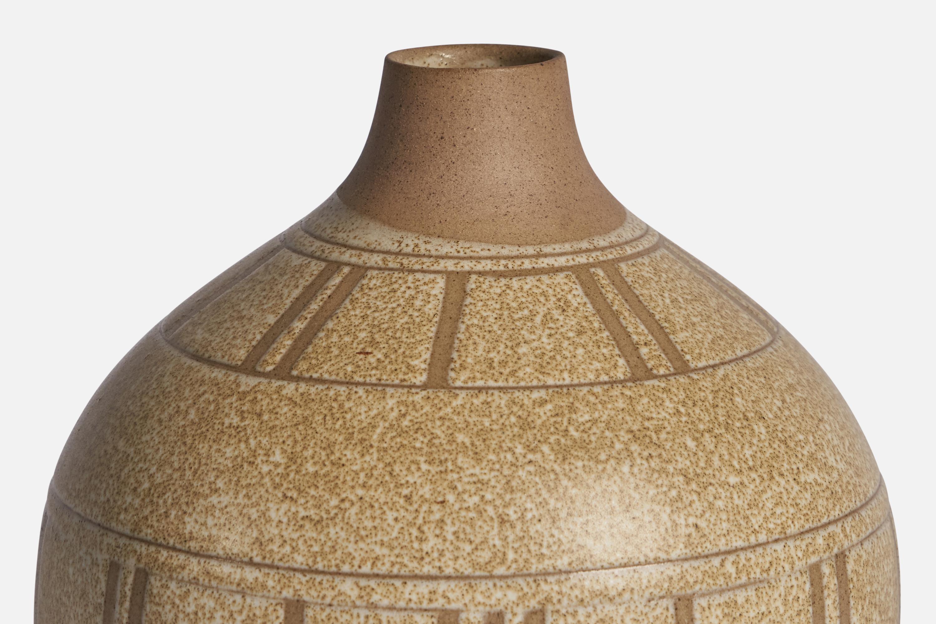 Jane & Gordon Martz, Vase, eingeschnittene Keramik, Marshal Studios, 1960er Jahre (Moderne der Mitte des Jahrhunderts) im Angebot
