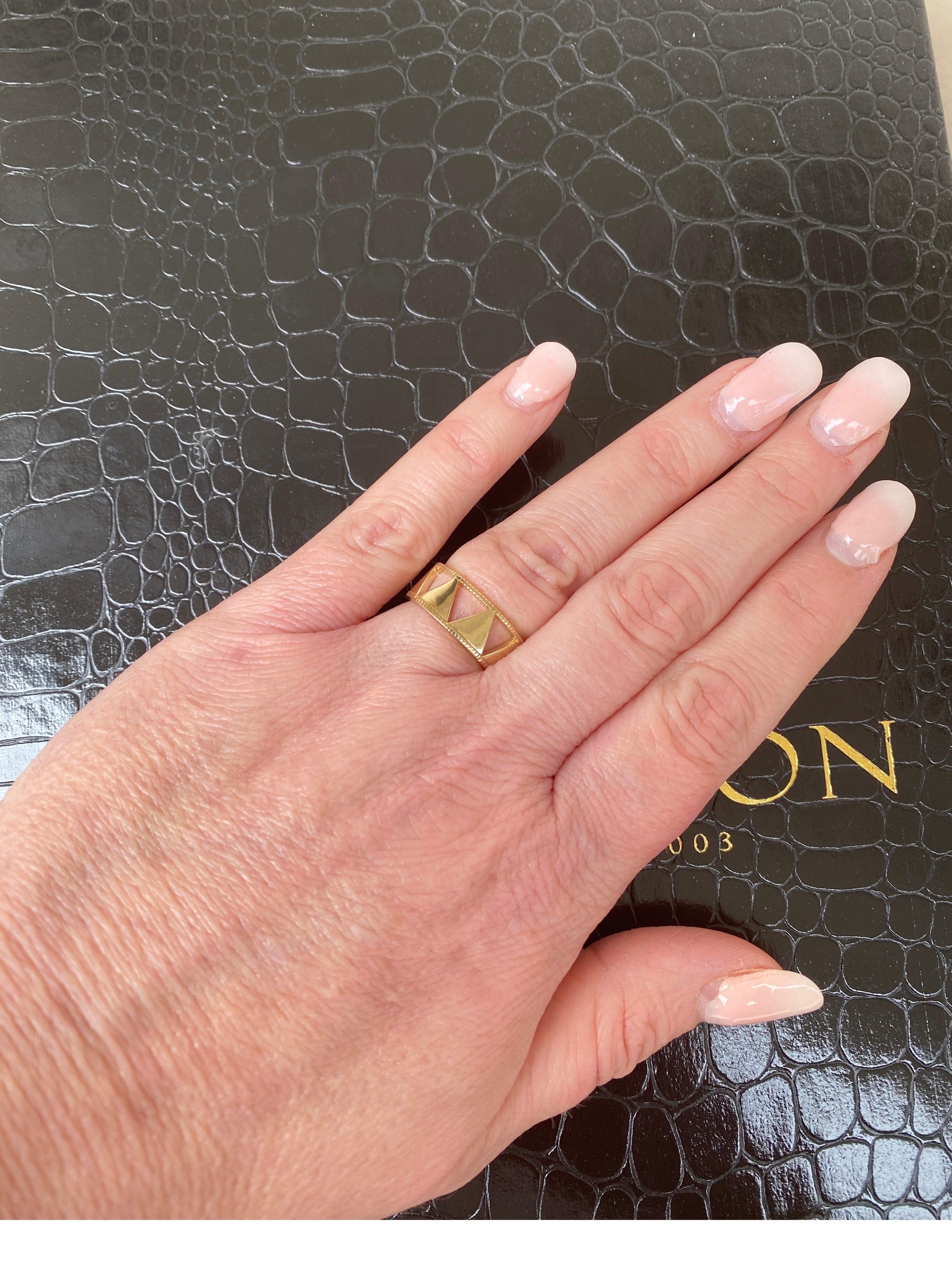 For Sale:  Jane Magon Collections Arrowhead 14 Karat Yellow Gold Ring 3
