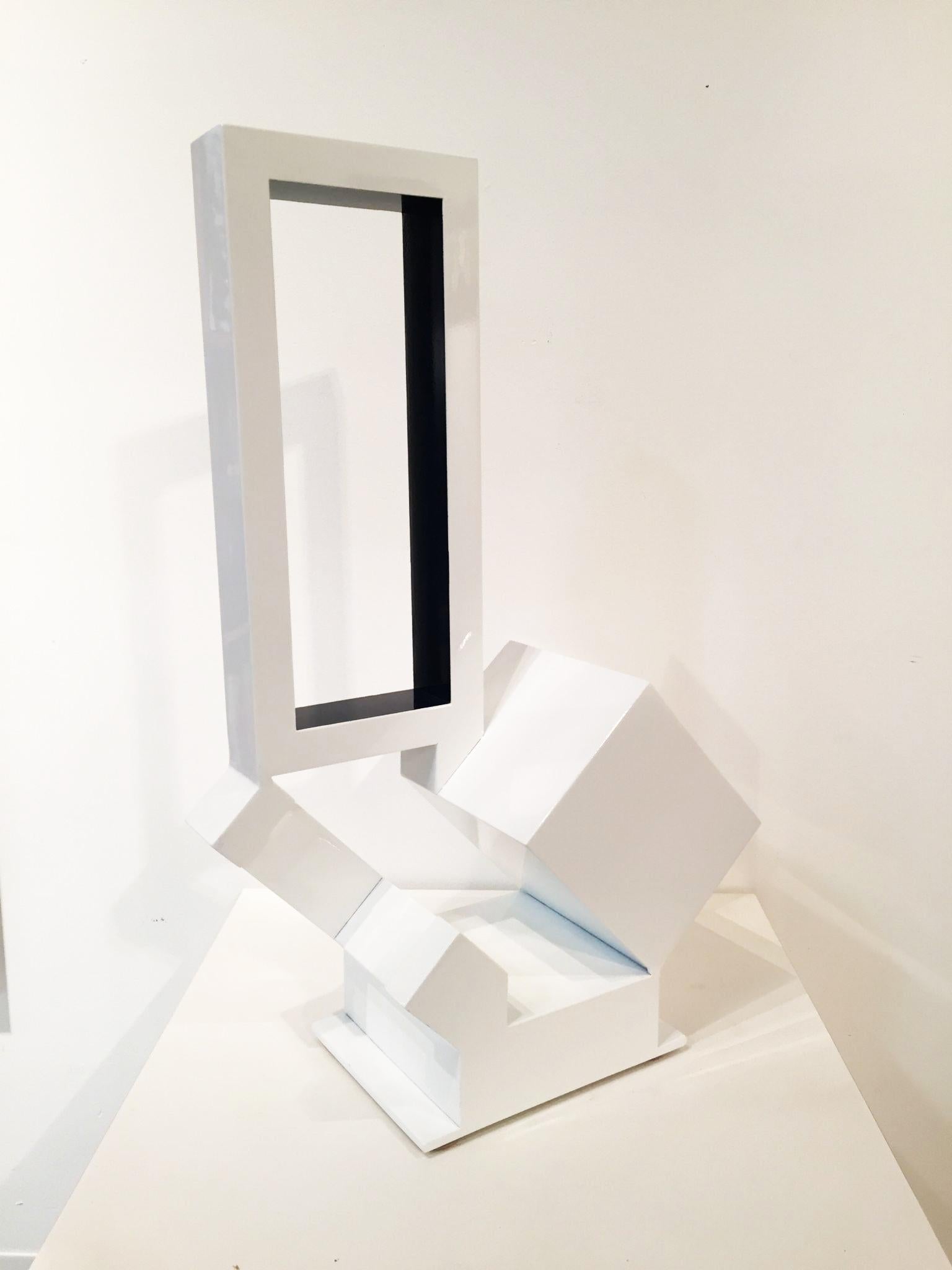 Jane Manus Abstract Sculpture – Das Spiel „Flechtspiel“