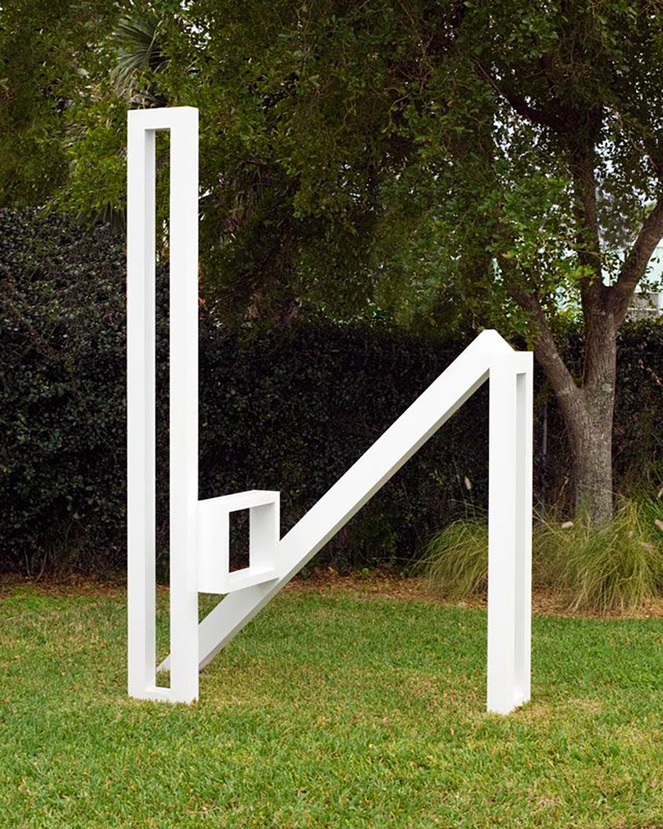 Jane Manus Abstract Sculpture – "White Box", Abstrakt, Aluminium-Metall-Skulptur, großformatig, außen