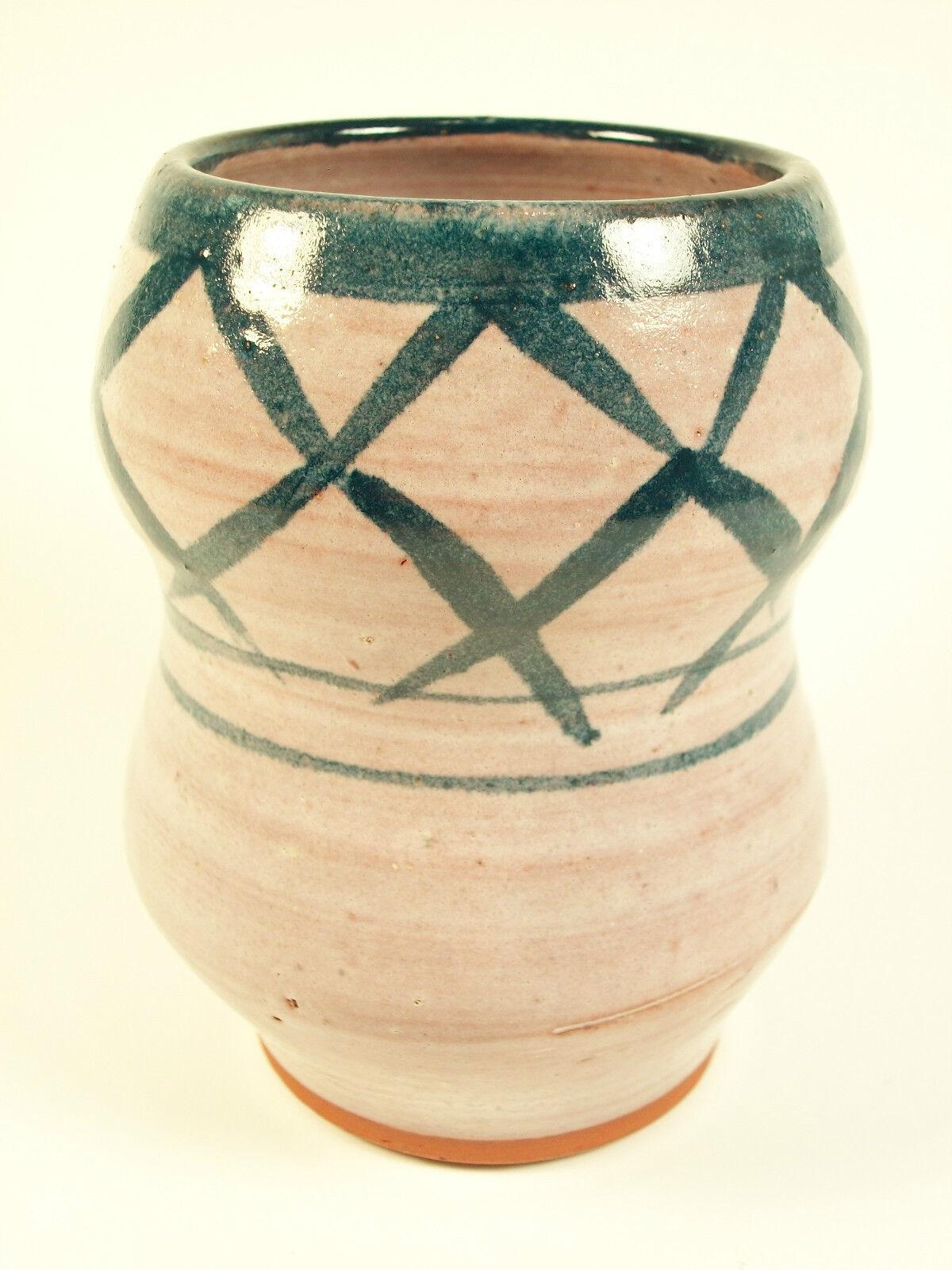 Mid-Century Modern JANE SACHS - Vase du milieu du siècle en terre cuite peinte de Studio Pottery - Canada - 1978 en vente