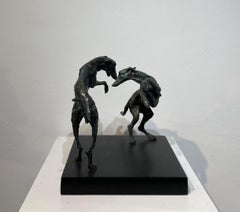 The Spectacle   Une sculpture originale en bronze représentant des lévriers jouant