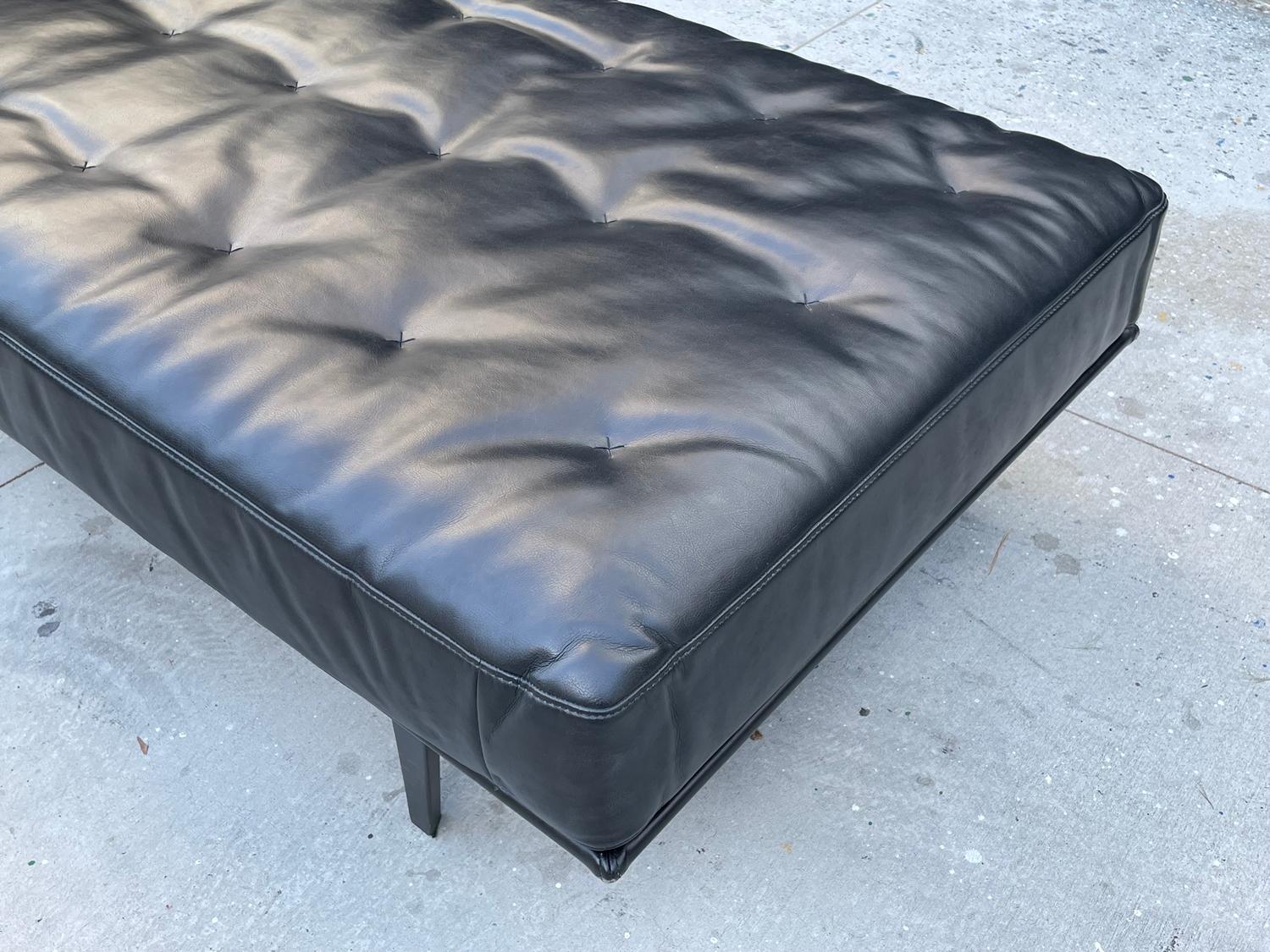 Jane Slim Daybed in Black Leather by Camerich 5