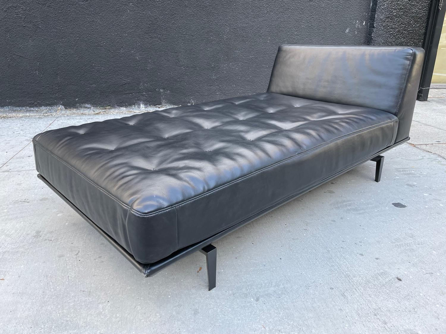 Beautiful daybed designed and manufactured by Camerich.
The design is called Jane Slim, the piece is upholstered in black leather with tufted detail, the top cushion is zippered to the base.
Measurements:
65.50 inches wide x 33 inches deep x