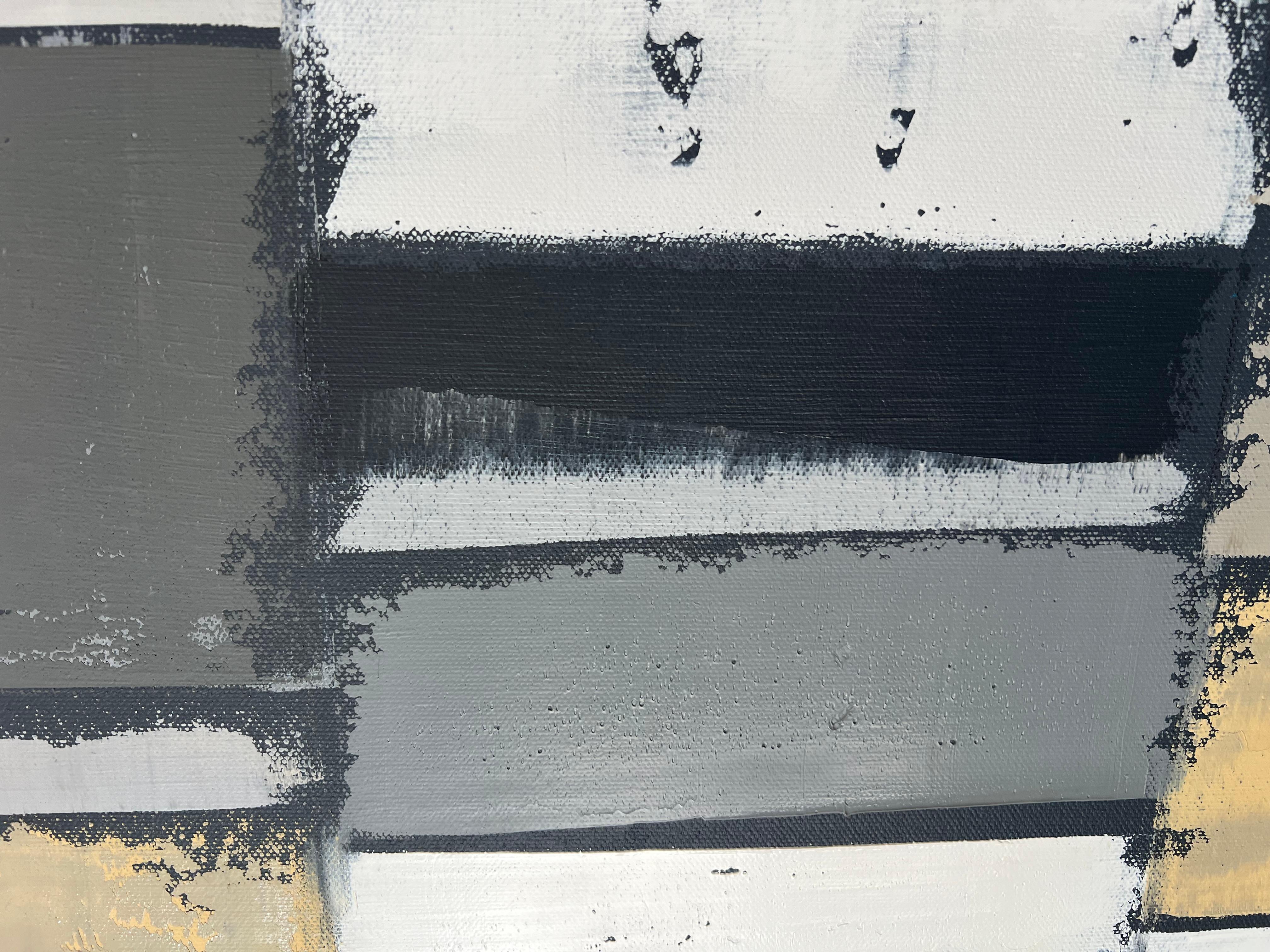<p>Commenti dell'artista<br>Blocchi rettangolari in tonalità neutre formano un motivo a griglia, con punte di beige che aggiungono calore ai toni freddi dominanti. Ogni bar si differenzia dall'altro, ma l'aspetto è coeso. Questo pezzo fa parte della