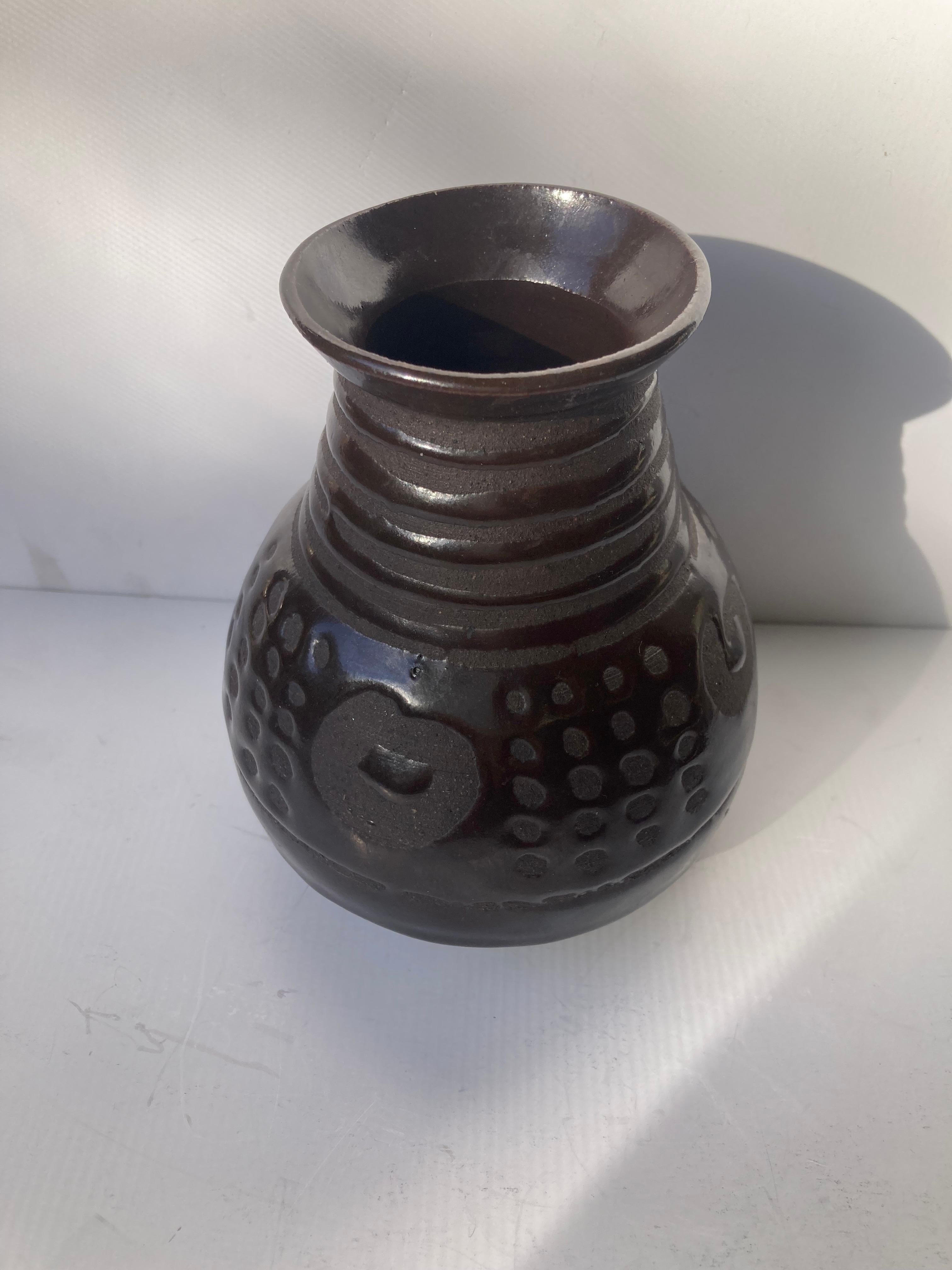 Janet Leach Pottery (Töpferei)  Steingut dekoriert seltene Vase , markiert. (Moderne) im Angebot