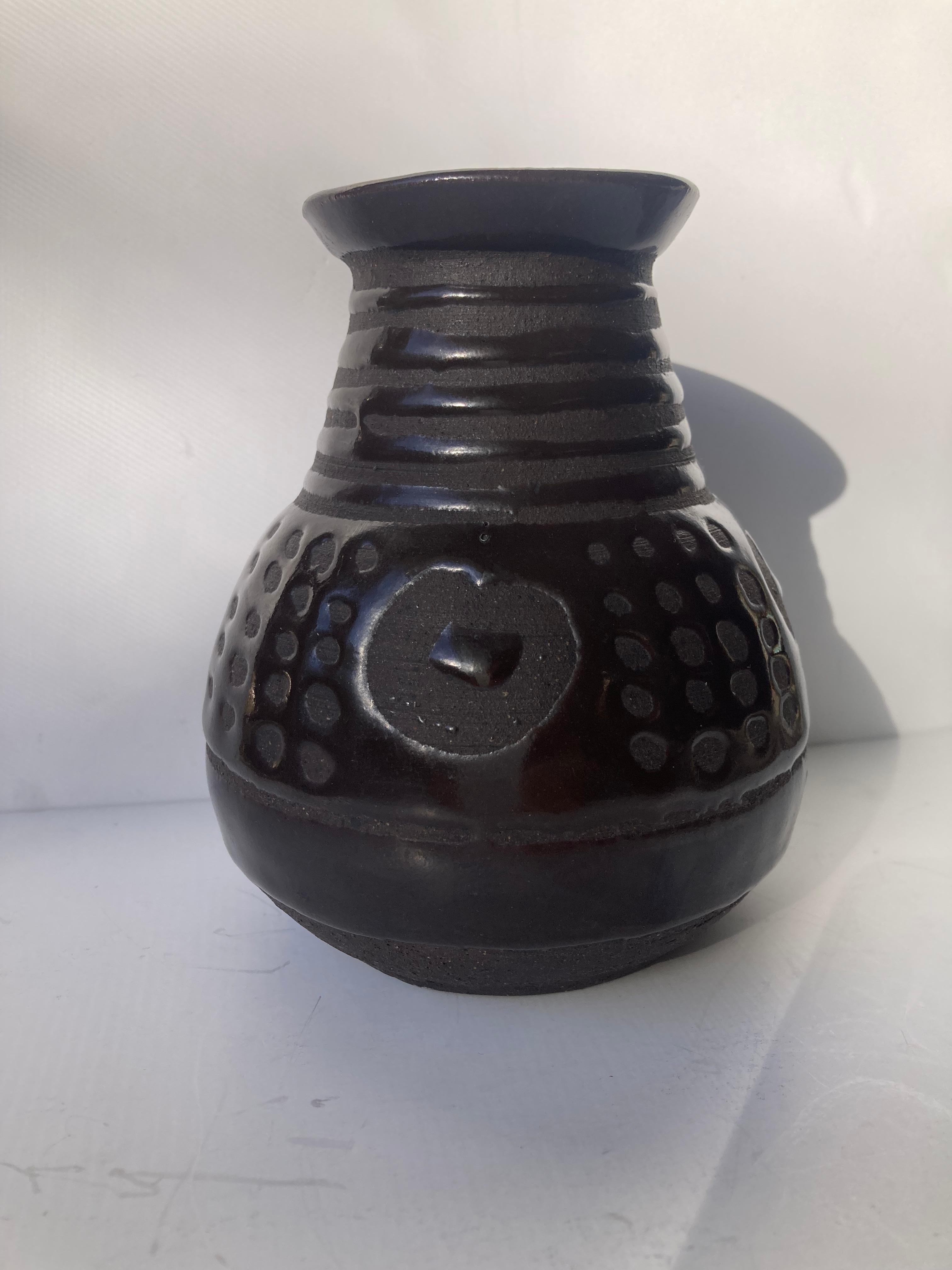 Hand-Crafted Janet Leach pottery  stoneware decorated rare vase , marked. For Sale