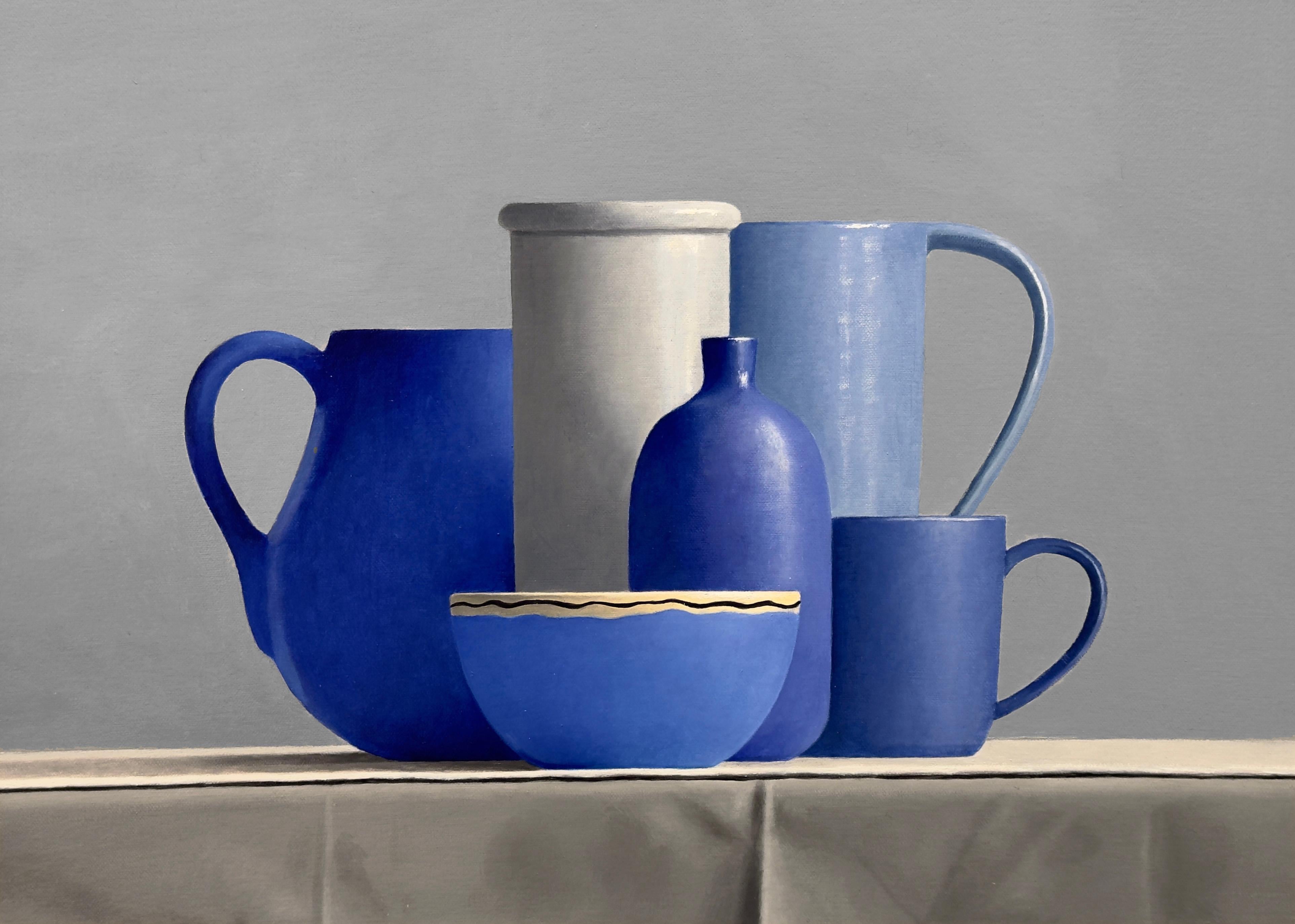 BLU SU BLU (SERIE BRIVIDO) - Natura morta / Realismo / Monocromia / Cucina - Still-Life Painting Grigio di Janet Rickus