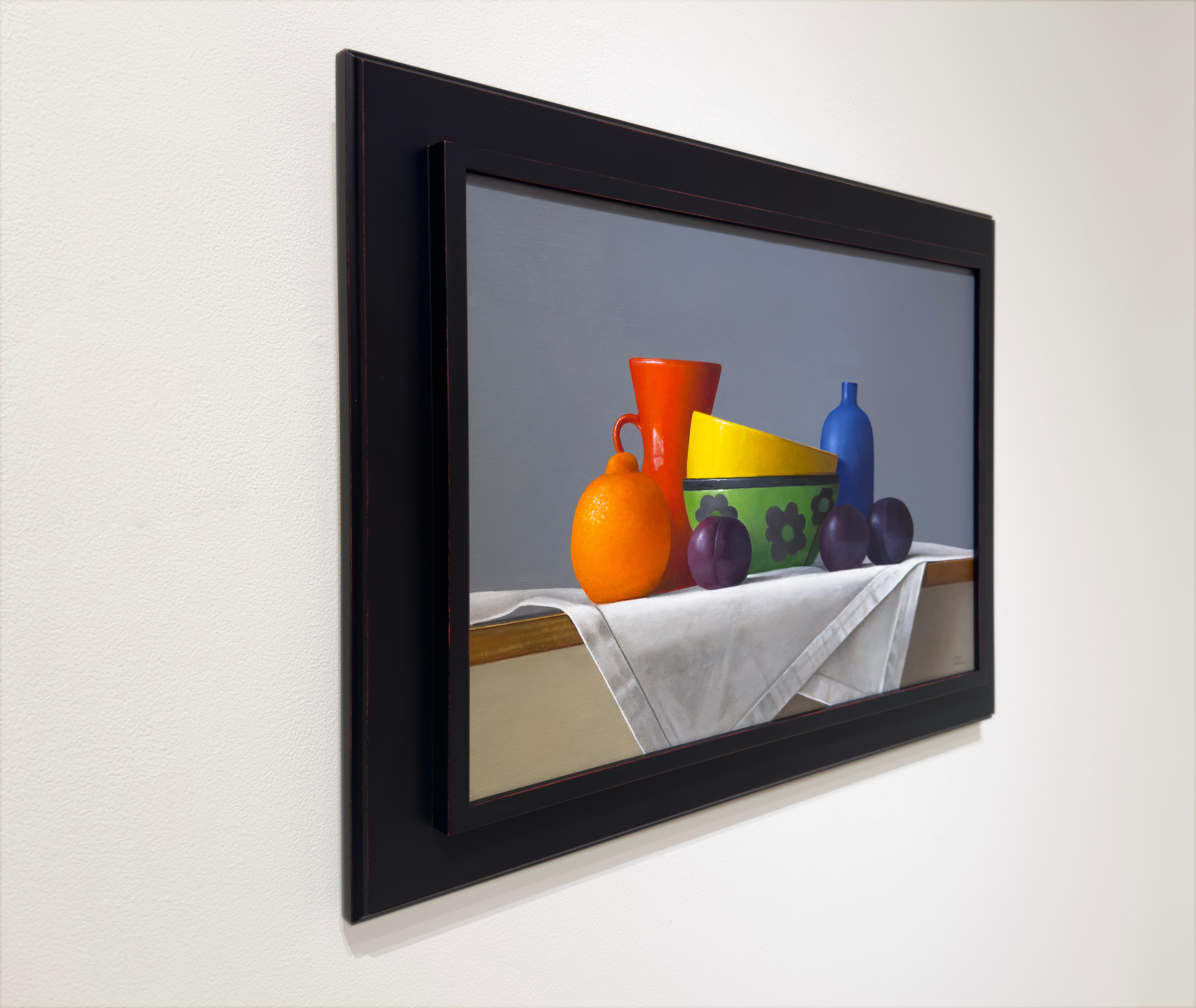 ROYGBPBB II - Bodegón / Arco Iris / Realismo / Cuencos / Ciruela - Painting Contemporáneo de Janet Rickus