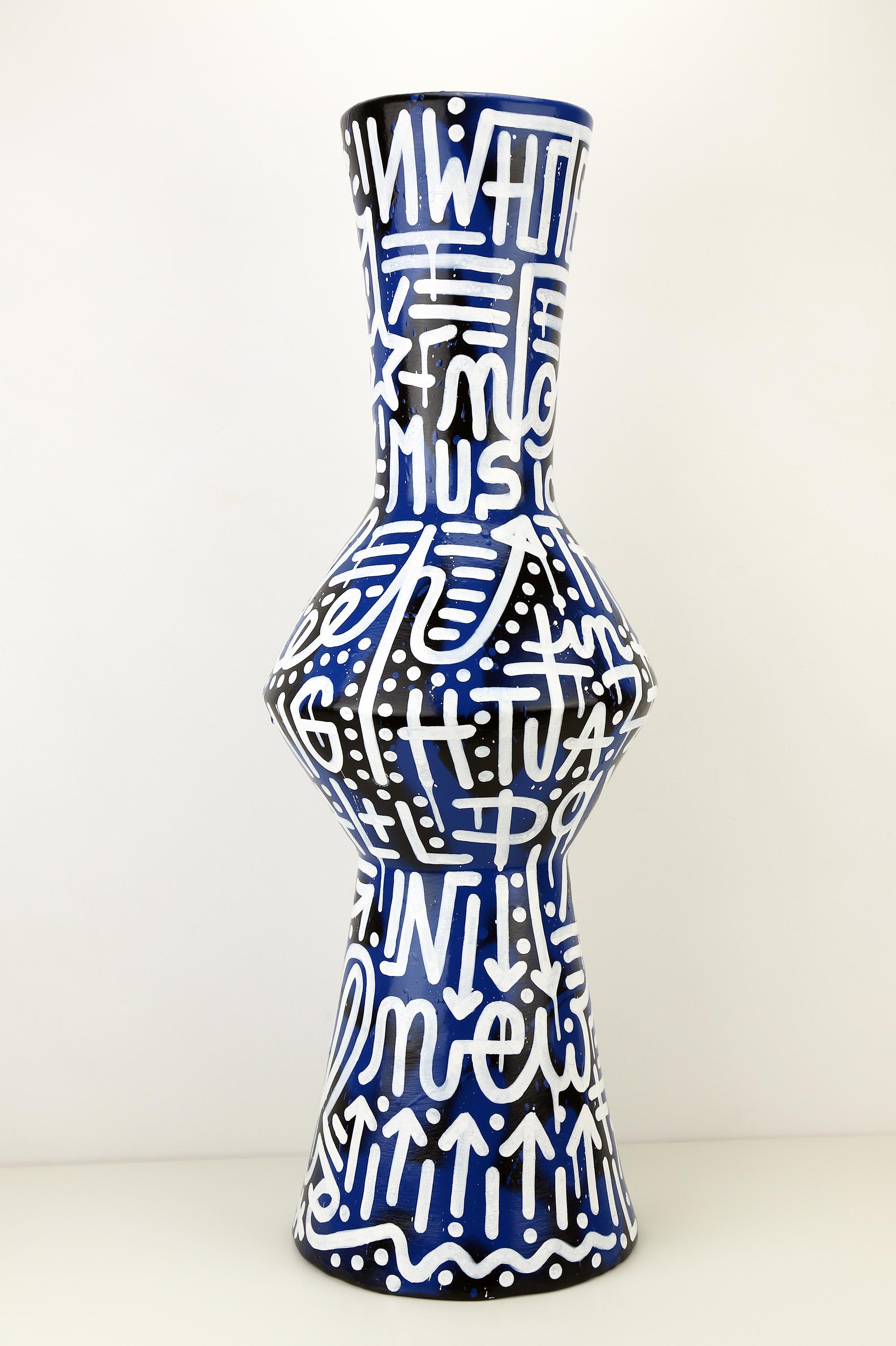 'Sleepless Night in New York' Acrylic and Spray Painted Ceramic Vase - Sculpture by Grégoire Devin