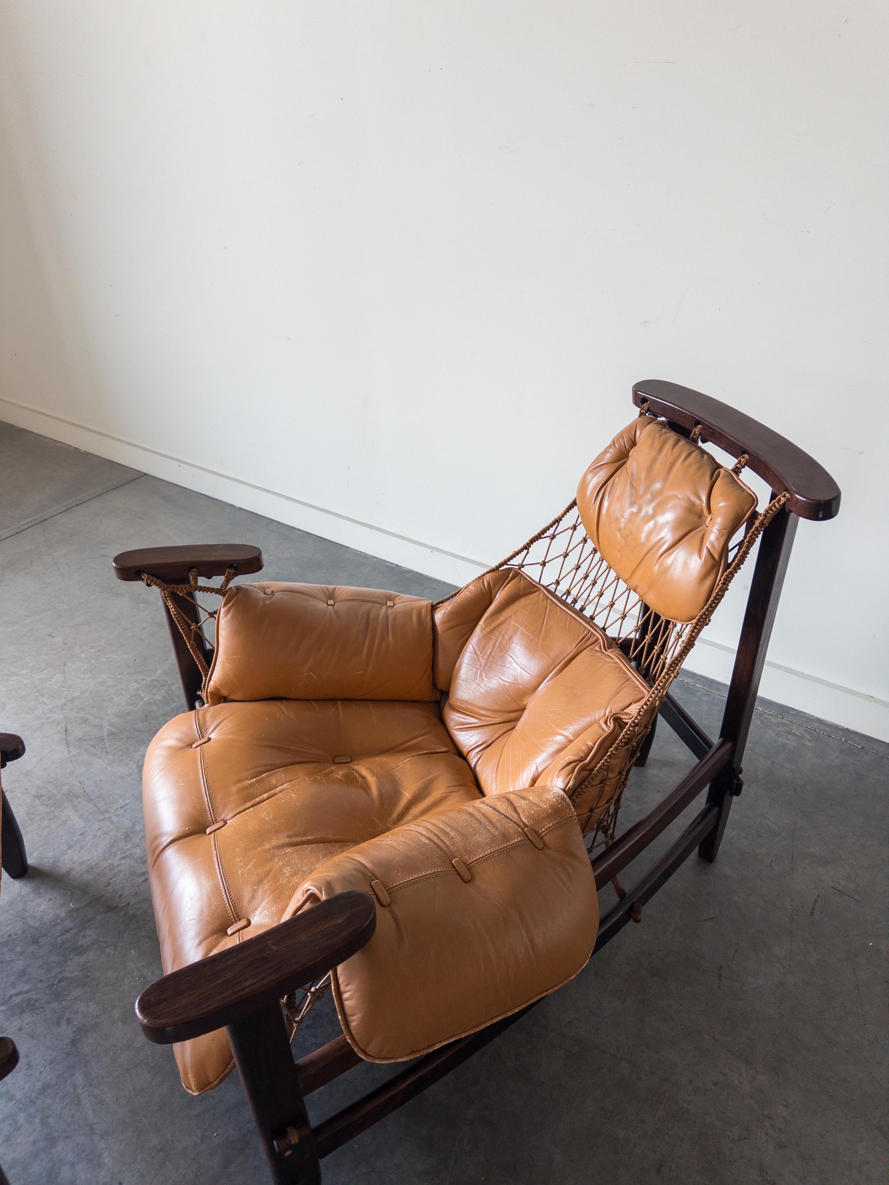 Chaise et pouf Jangada par Jean Gillon pour Italma Wood Art Bon état - En vente à New York, NY