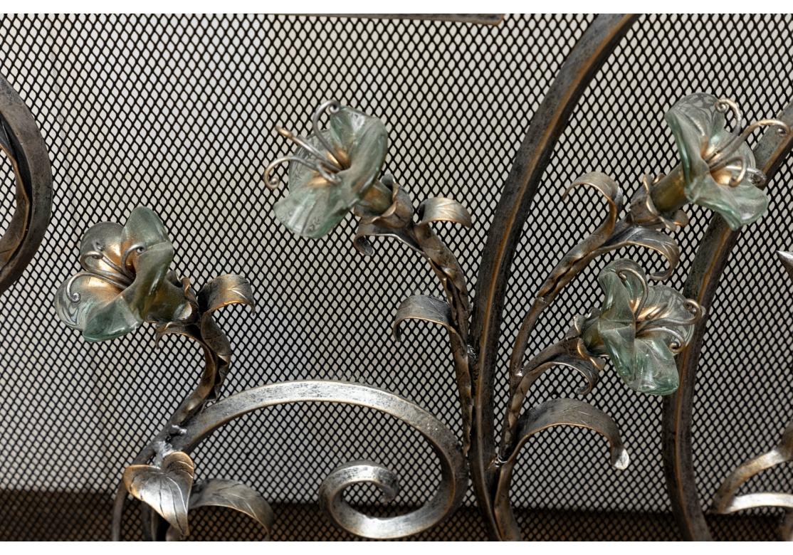 Janice Minor Design Glass Amaryllis Fire Place Screen In Good Condition For Sale In Bridgeport, CT