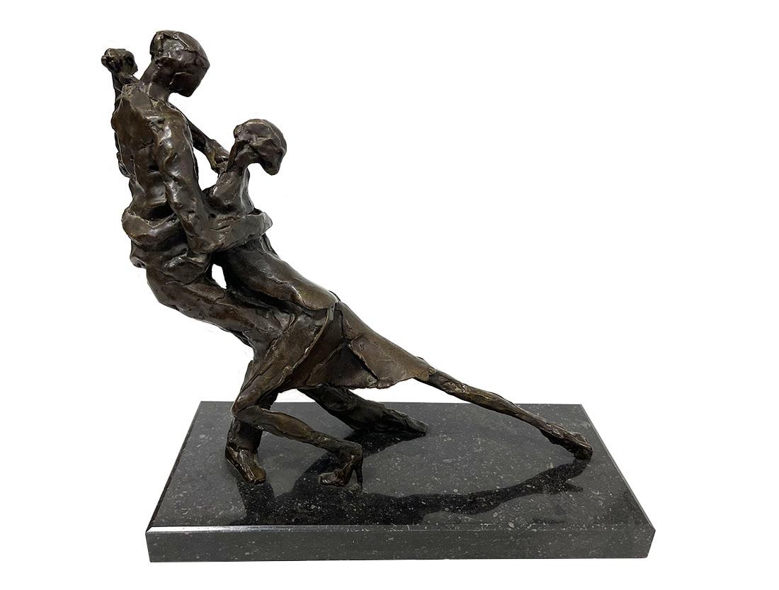 Janine van Dijk, bronze sculpture dancing couple, 2002

Janine van Dijk, Dutch visual artist. This sculpture is made of bronze on a marble base, depicting a dancing couple. Dated and signed, 2002. The measurement is 34 cm high, 37 cm wide and the
