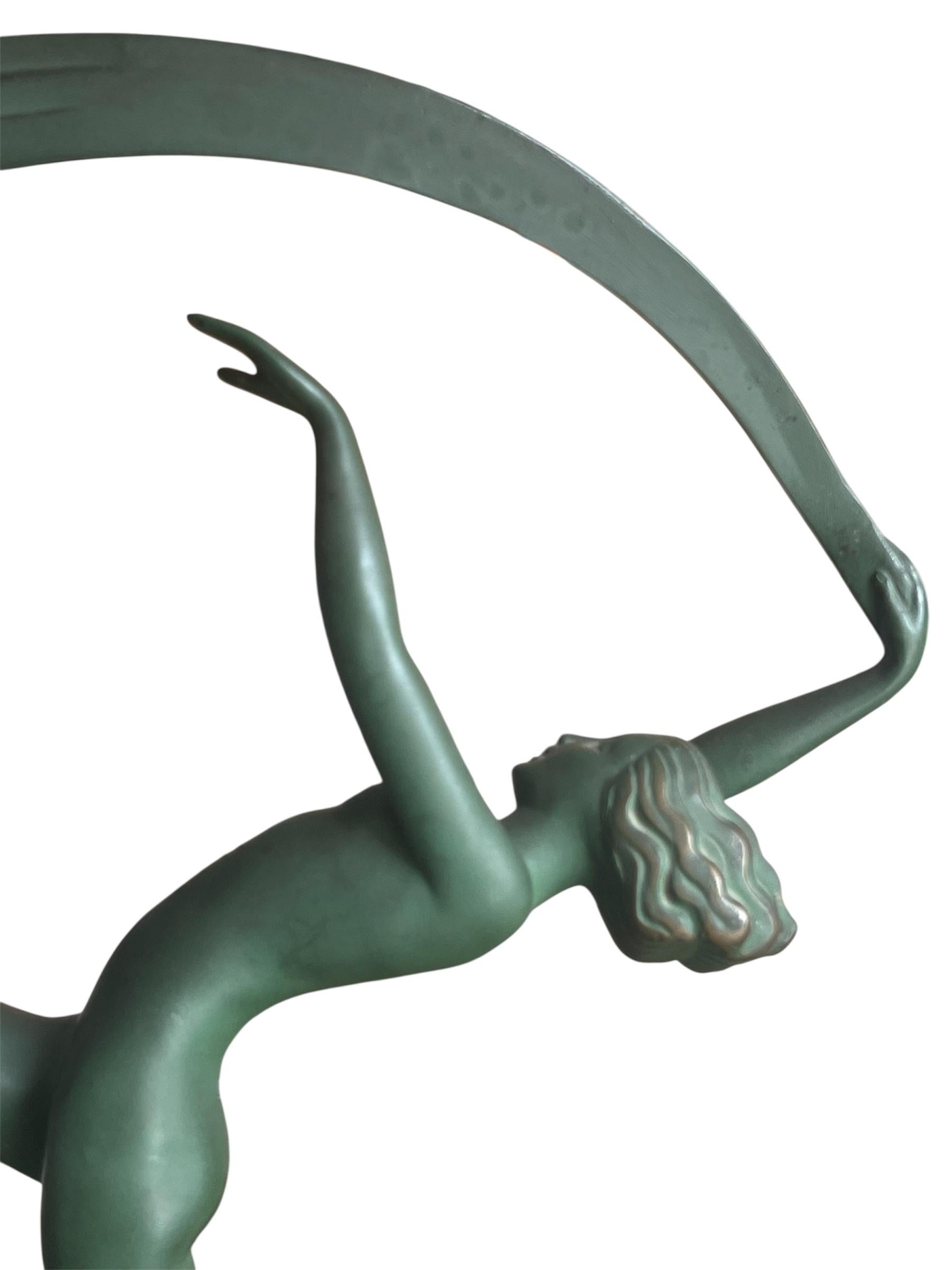 Zinc brut Janle - Foulard danseur en stéatite à patine Greene & Greene, XXème siècle en vente