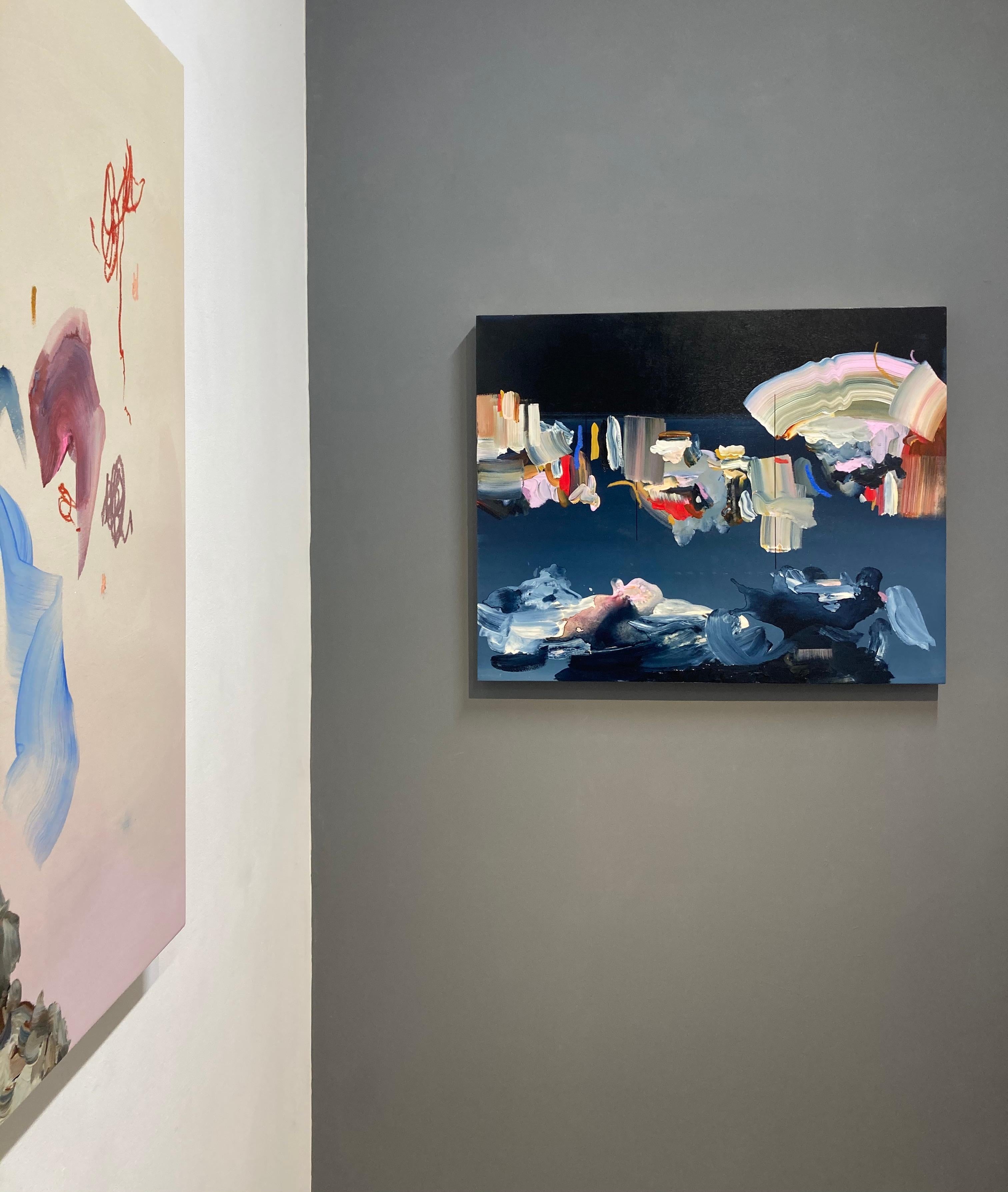 The Smell of Rain:: quadratisches abstraktes Gemälde mit blauem:: rosa:: gelbem Ocker:: schwarz – Painting von Janna Watson