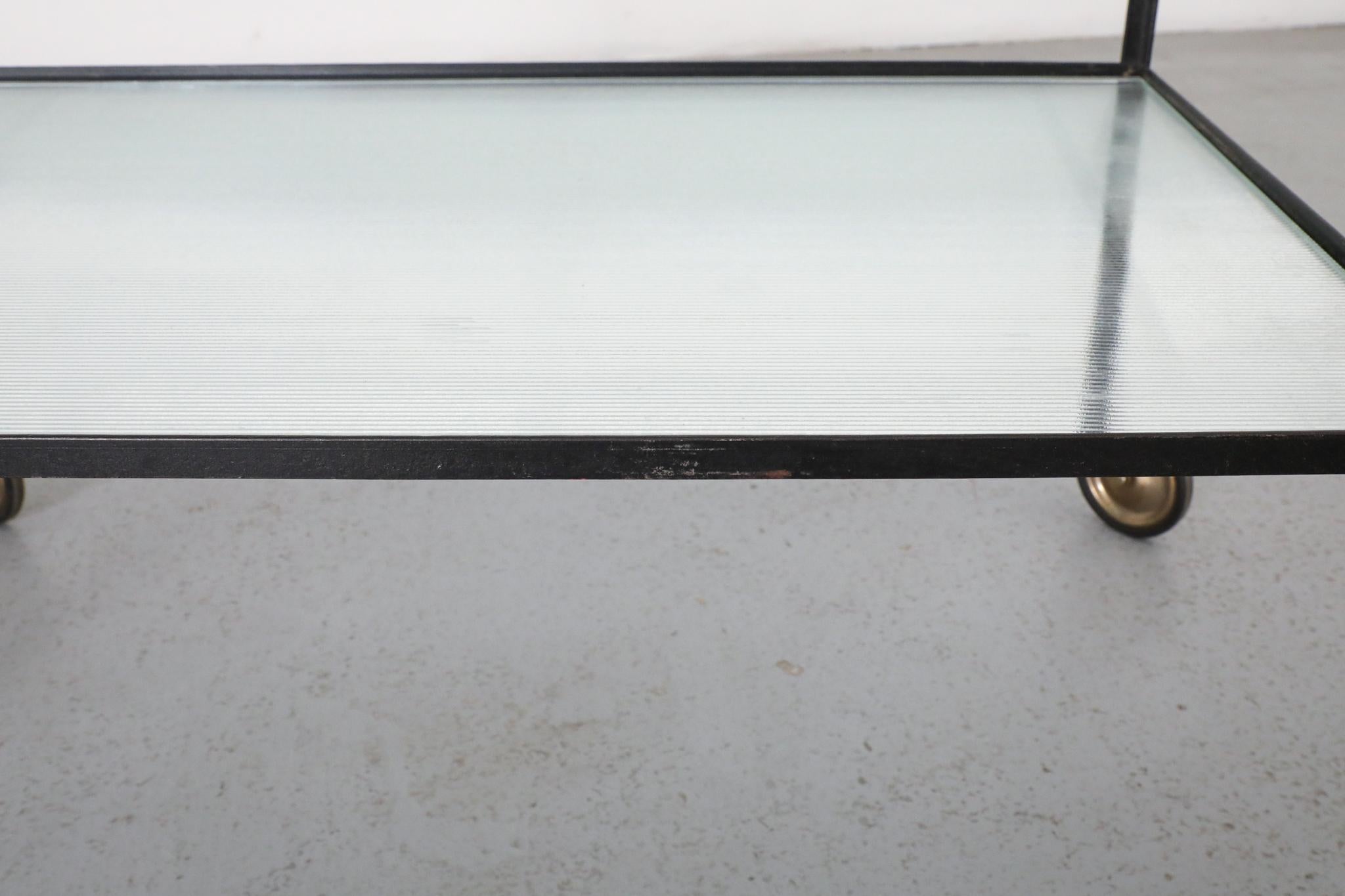 Janni van Pelt zugeschriebener minimalistischer Barwagen mit geriffeltem Glas, 1960er Jahre im Angebot 8
