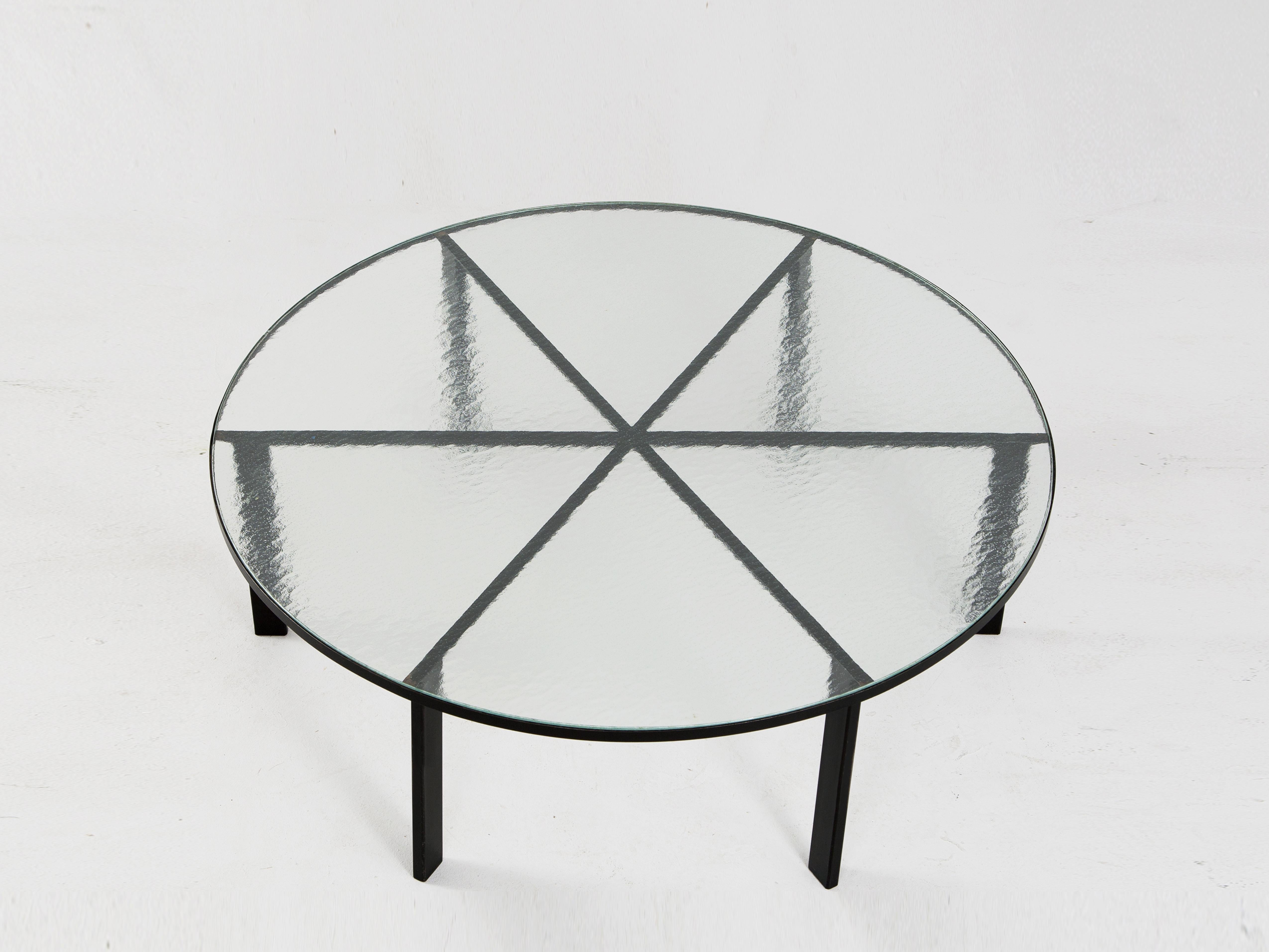 Janni van Pelt, coffee table, frosted glass, black coated metal, the Netherlands, 1950s

Dutch Modernist side table by Dutch designer Janni van Pelt. The round table is produced by Bas van Pelt and features a black coated squared tube frame. The