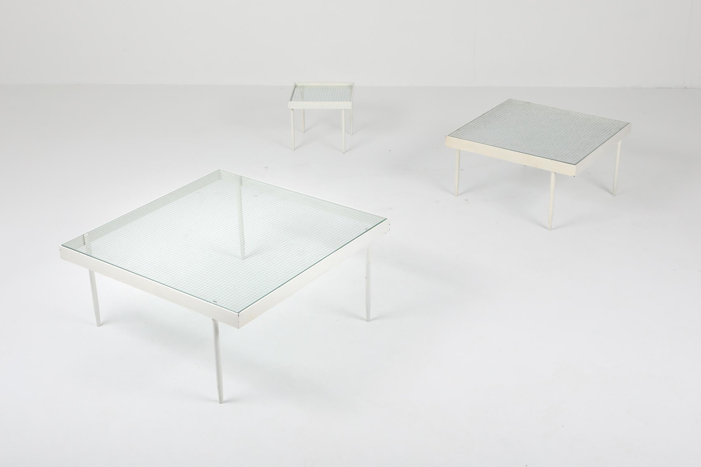 Dutch modernist side table set, Jennie Van Pelt, Bas Van Pelt, 1950s.

Fantastic elegant shaped modernist coffee table set designed by Jannie Van Pelt, made in its own production by Bas Van Pelt in 1958. Very nice slim feet with a white lacquered