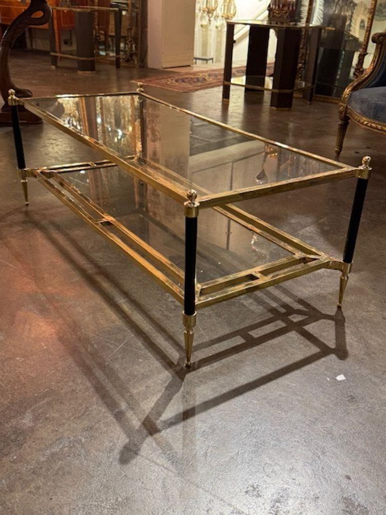 Mesa baja Jansen Manner de cristal pulido y latón Latón en venta