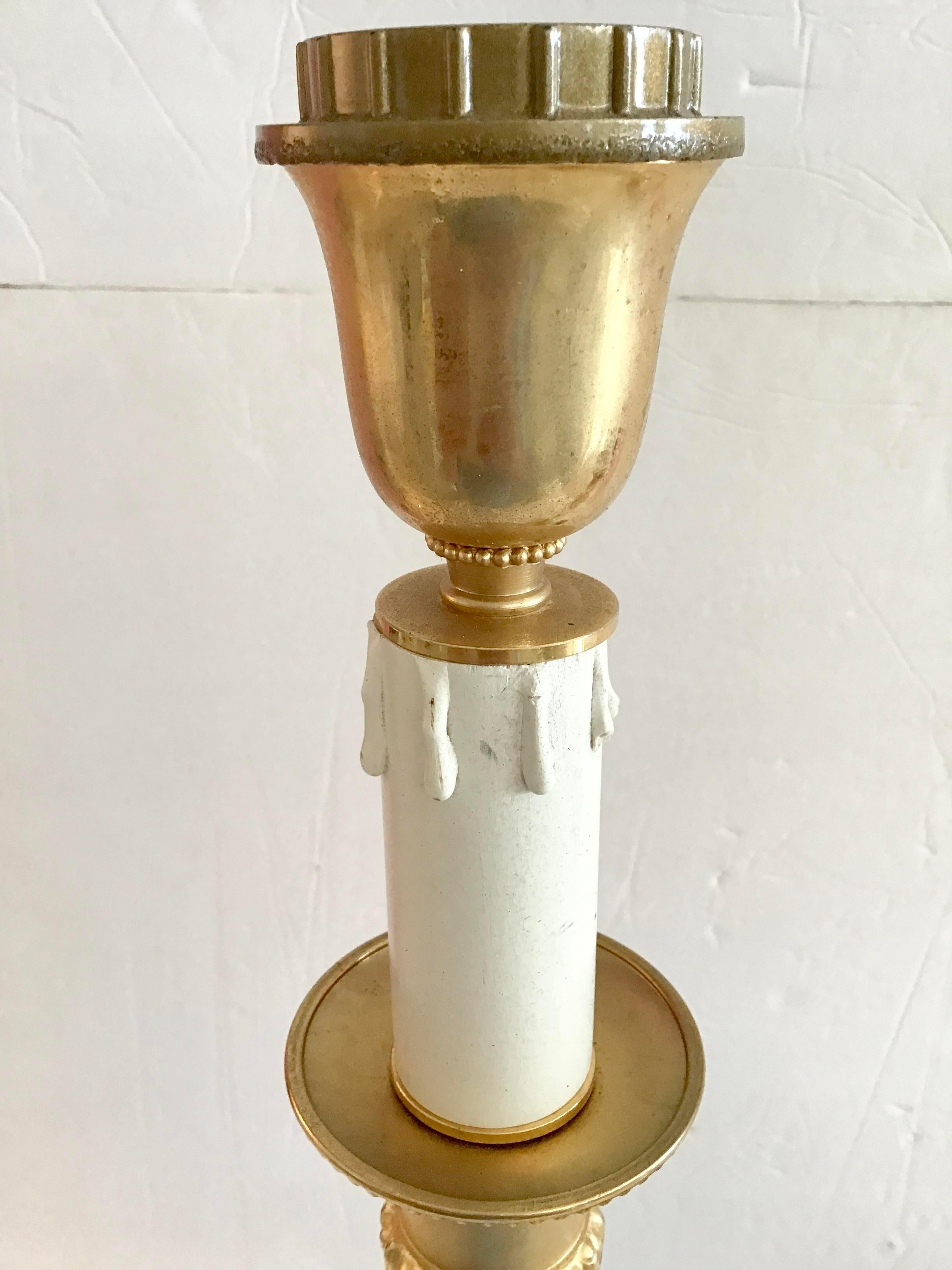 Métal Paire de lampes de bureau de style Jansen en bronze doré et verre transparent en vente