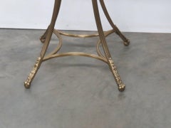Table d'appoint Guéridon simple de style Jansen en laiton et plateau en verre