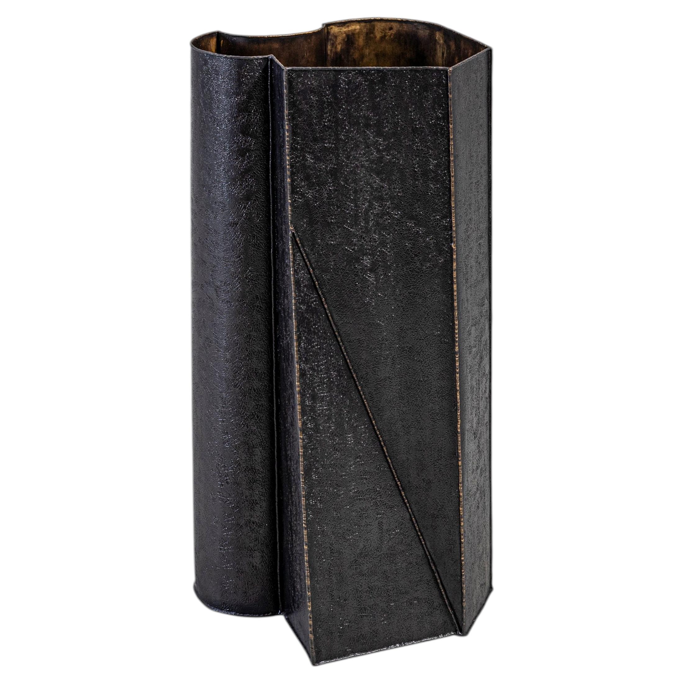 Messingvase, „Jantar Mantar Tall“, „Viya“ von Vikram Goyal