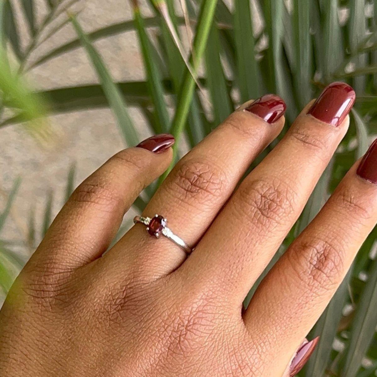 For Sale:  January Birthstone Oval Cut Garnet CZ Solitaire Ring Jewelry for Mom in Silver 4