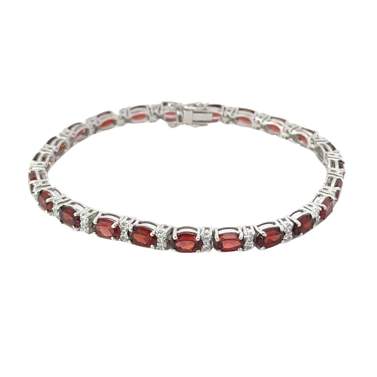 925 Silver Garnet January Birthstone Tennis Bracelet Antique Jewelry for Her In New Condition For Sale In New York, NY