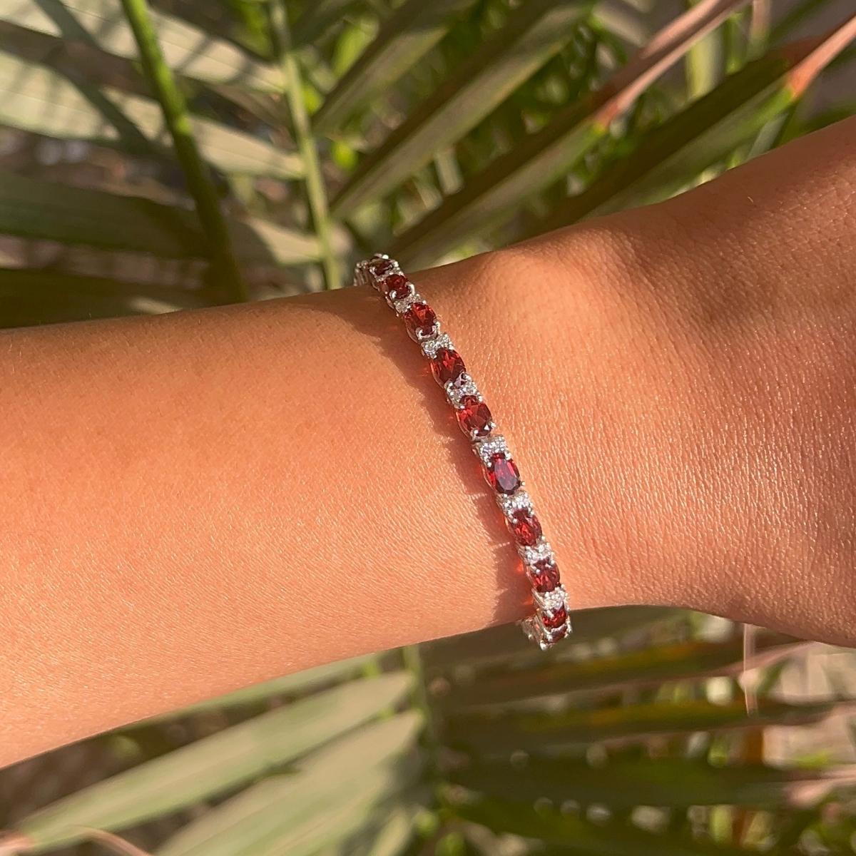 925 Silver Garnet January Birthstone Tennis Bracelet Antique Jewelry for Her For Sale 2