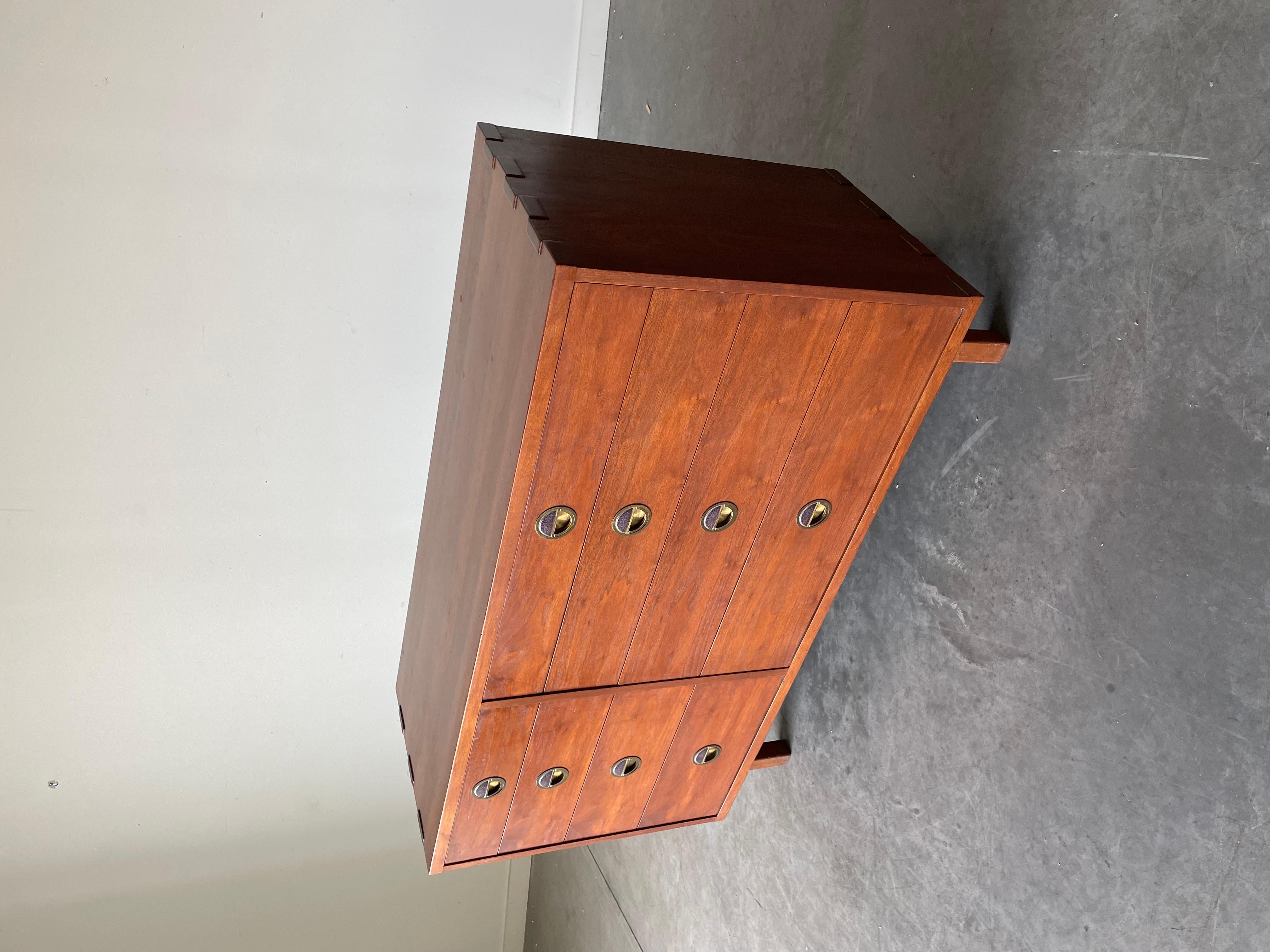 Mid-Century moderno Armadio Janus, modello 5727 con intarsi di piastrelle Tiffany di Edward Wormley per Dunbar in vendita