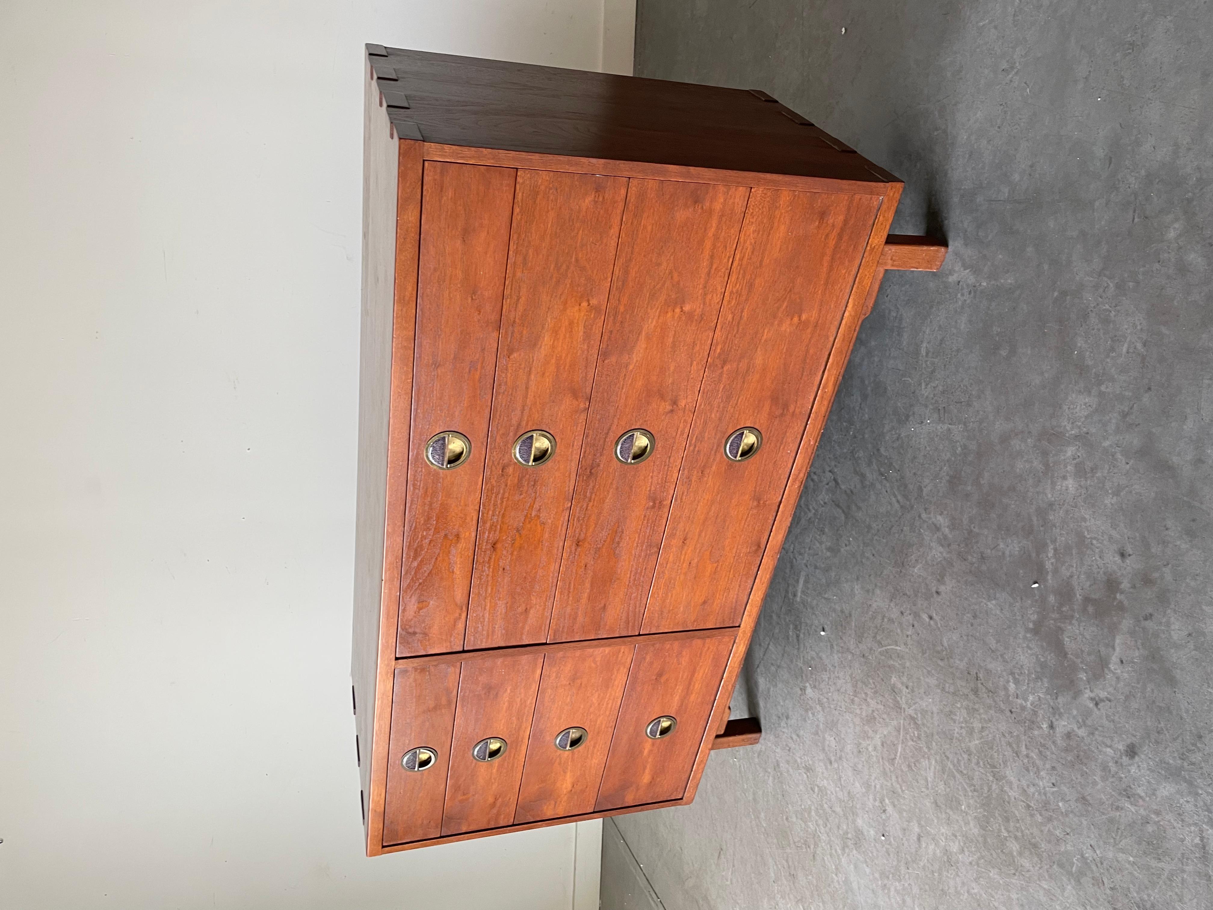 Armadio Janus, modello 5727 con intarsi di piastrelle Tiffany di Edward Wormley per Dunbar In condizioni buone in vendita a New York, NY