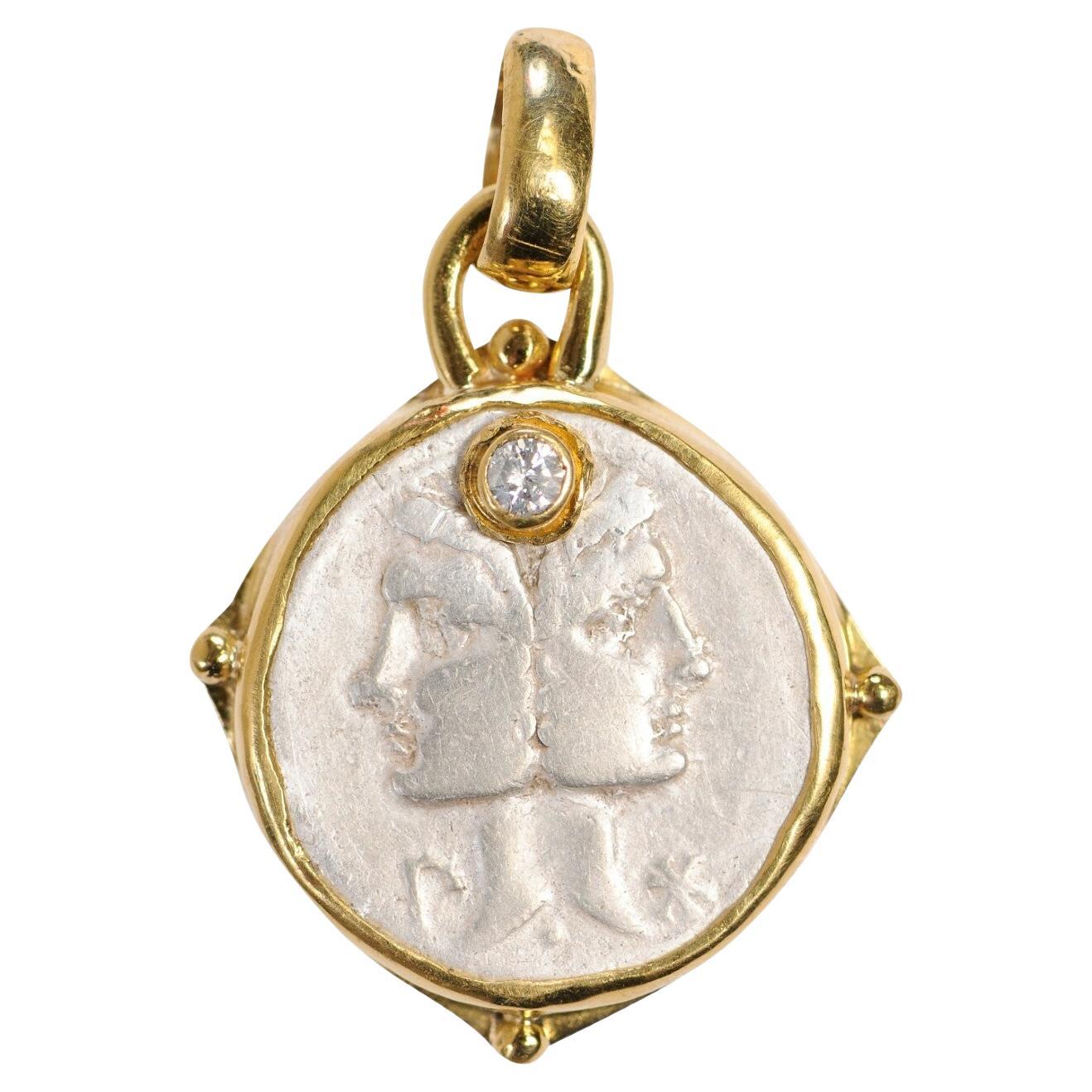 Pendentif pièce de monnaie Janus avec diamant et or 22k en vente