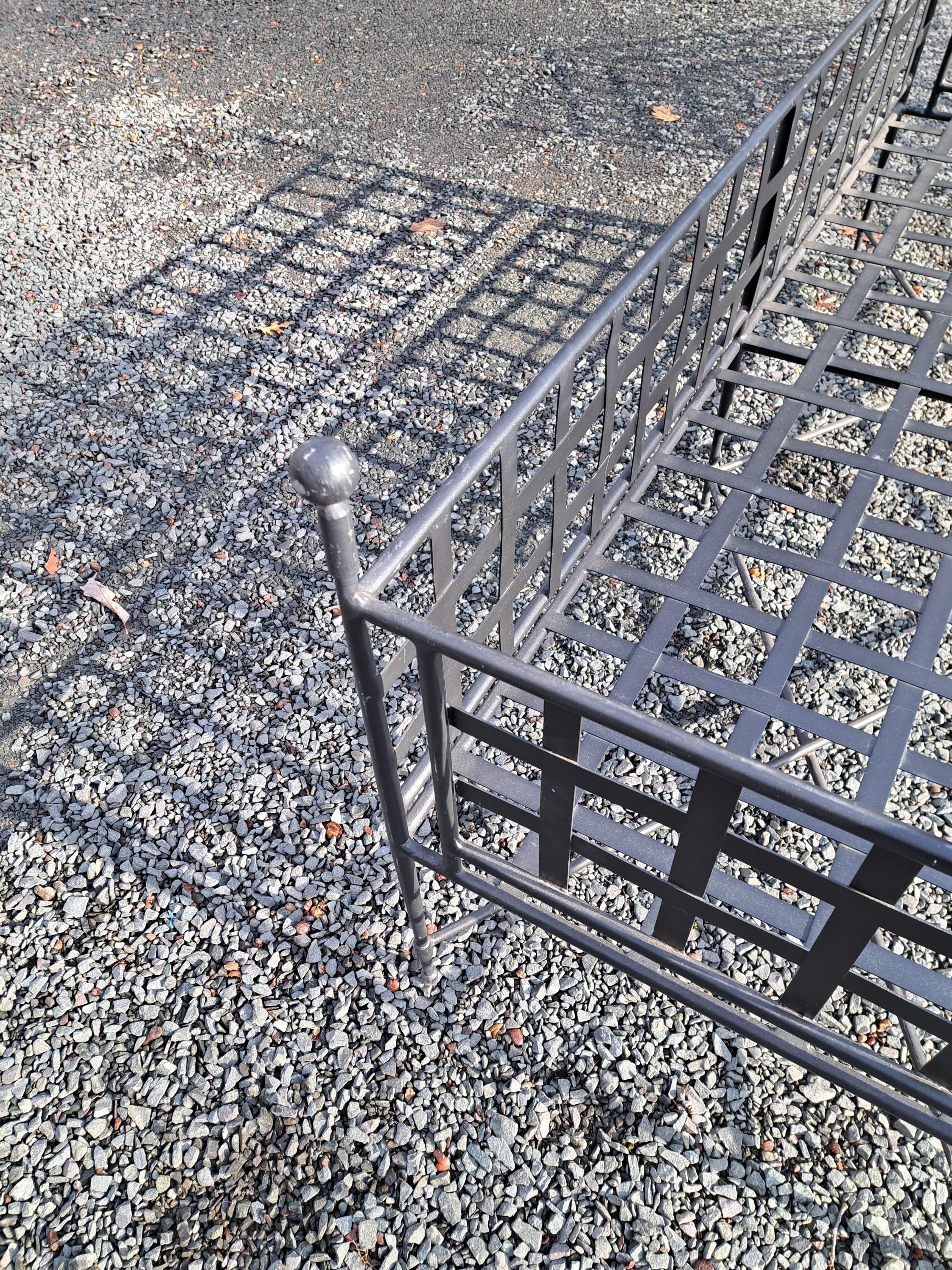 Paire de canapés de smoking Amalfi à 3 places de style Salterini Janus et Cie en vente 1