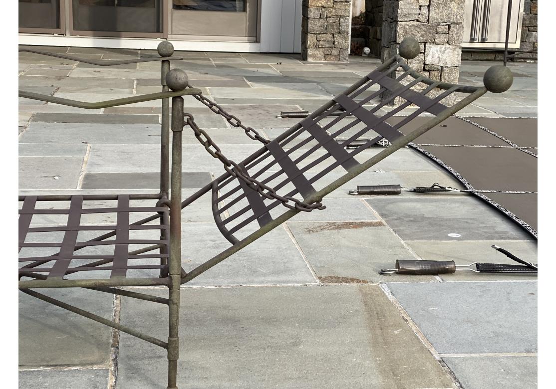 Janus Et Cie Iron Group mit Loungesesseln, Ottomane und Tisch (21. Jahrhundert und zeitgenössisch) im Angebot