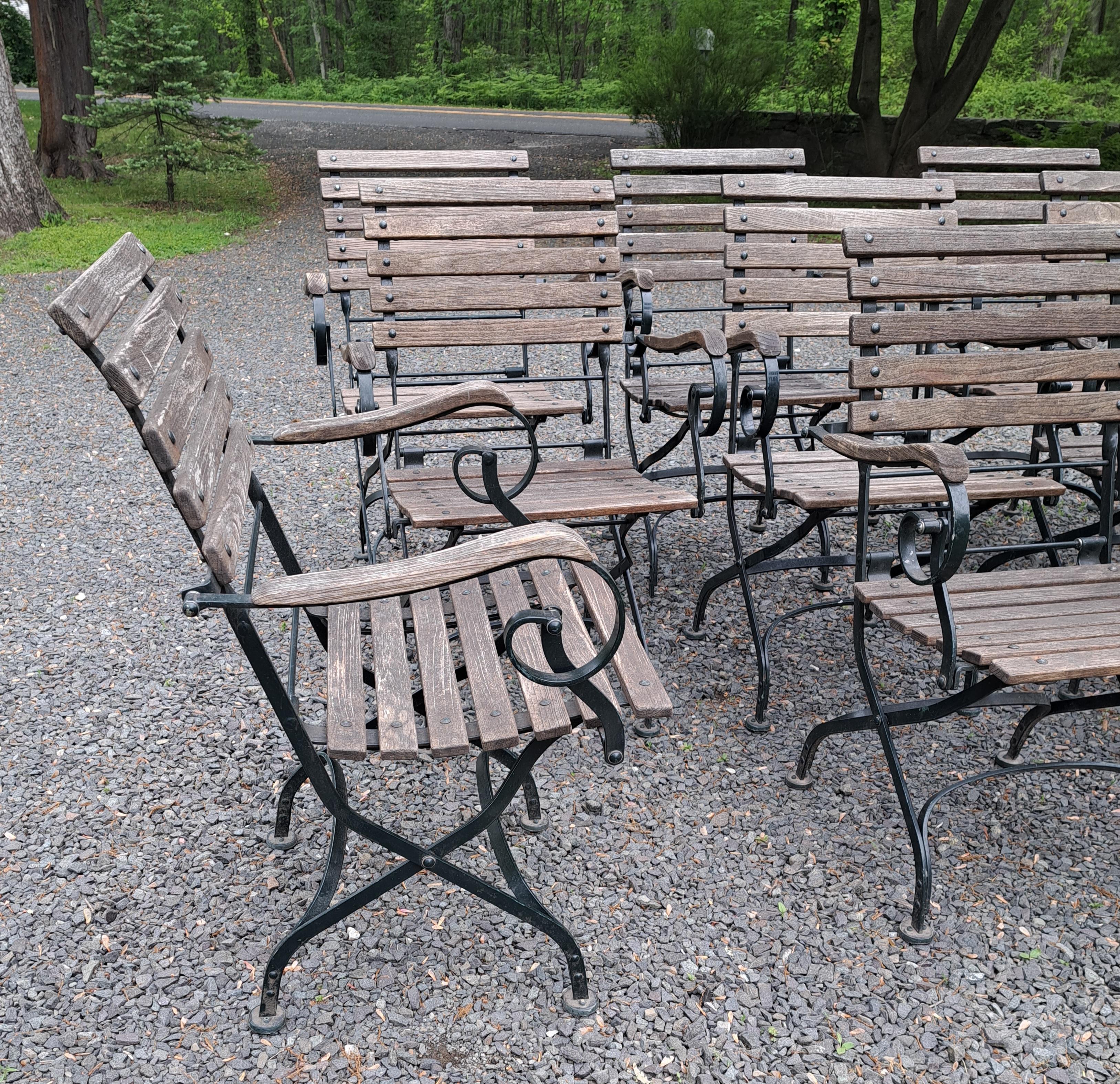 Metallo Janus et Cie Weishaupl Sedie da Giardino Pieghevoli in Ferro e Wood Set di Dodici in vendita
