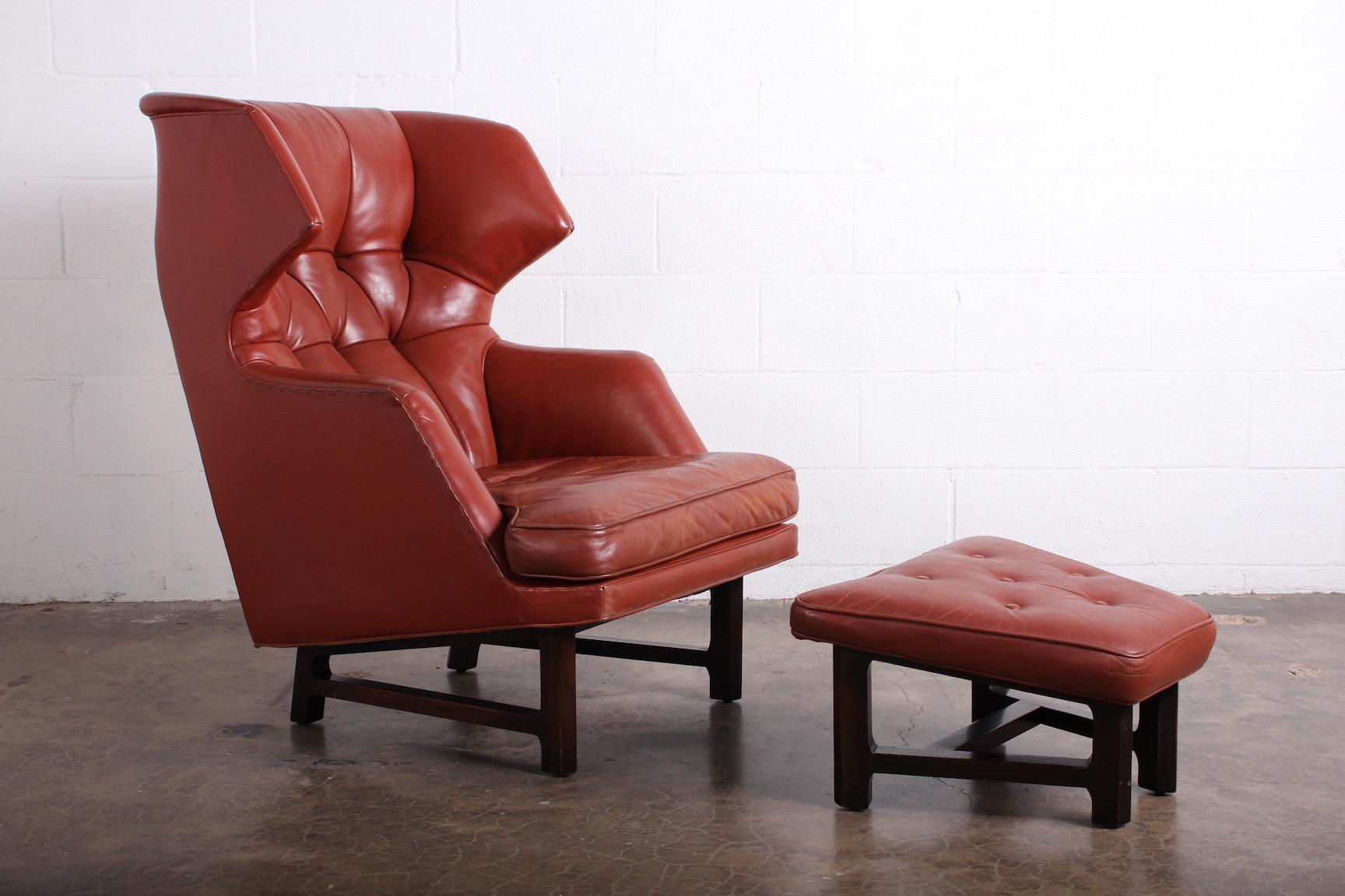 Janus Wing Chair and Ottoman by Edward Wormley for Dunbar in Original Leather In Good Condition In Dallas, TX