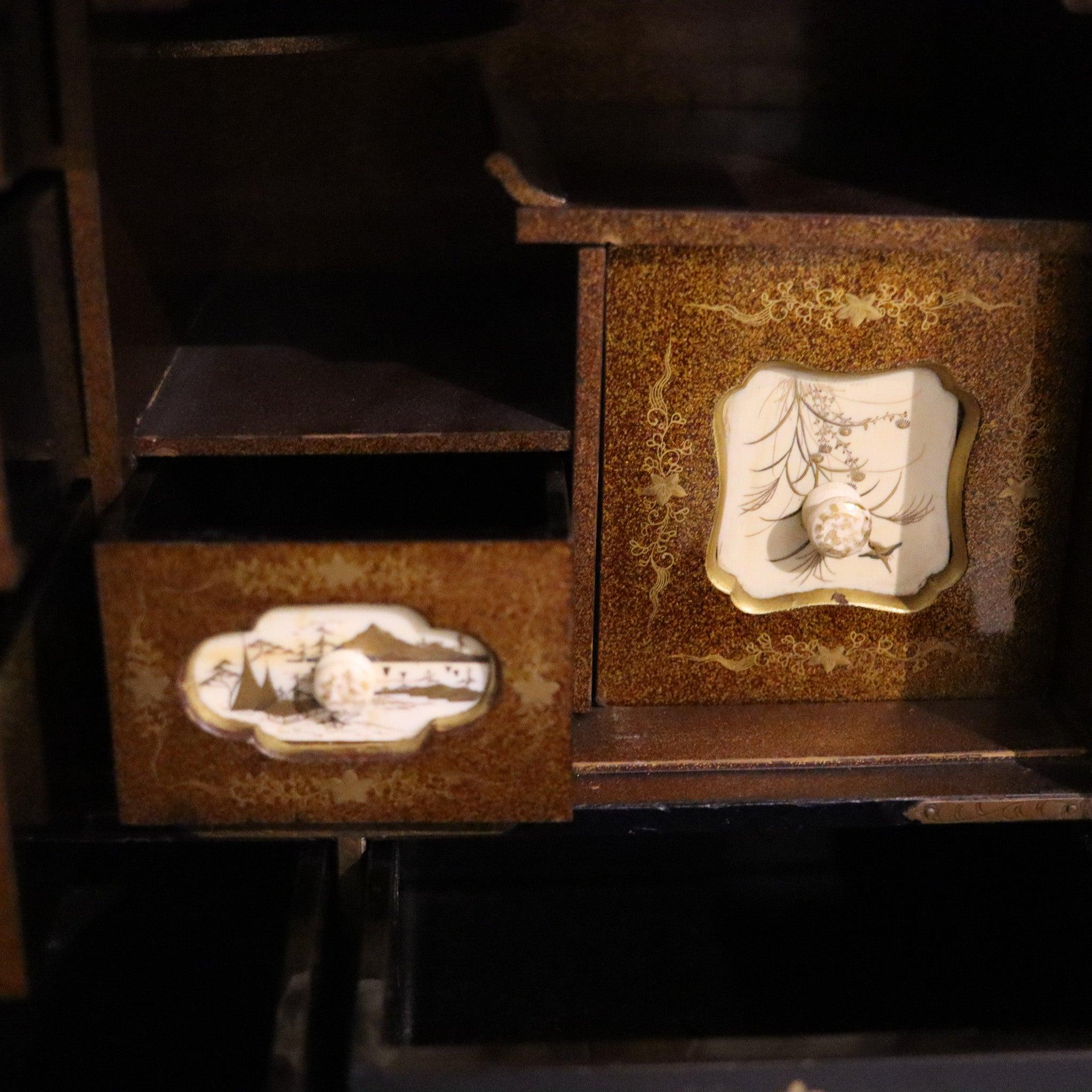 JAPAN 1820 Edo Periode Schwarz lackiert & vergoldet Tansu Kabinett Kommode mit Schubladen im Angebot 8