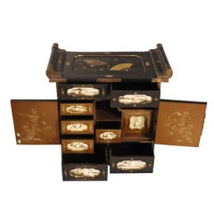 JAPAN 1820 Edo Period Black Lacquered & Gilded Tansu Cabinet Chest With Drawers