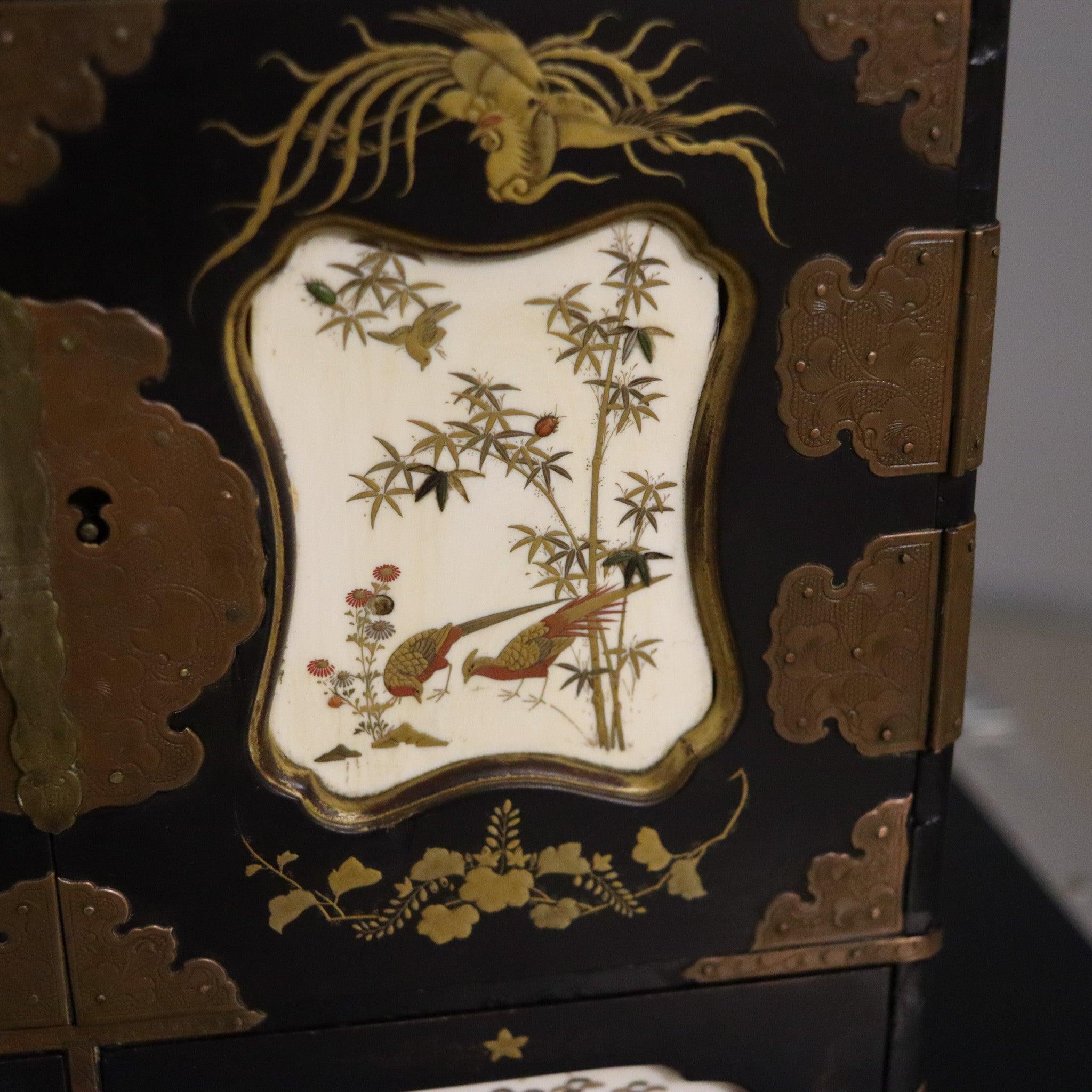 JAPAN 1820 Edo Periode Schwarz lackiert & vergoldet Tansu Kabinett Kommode mit Schubladen im Angebot 1